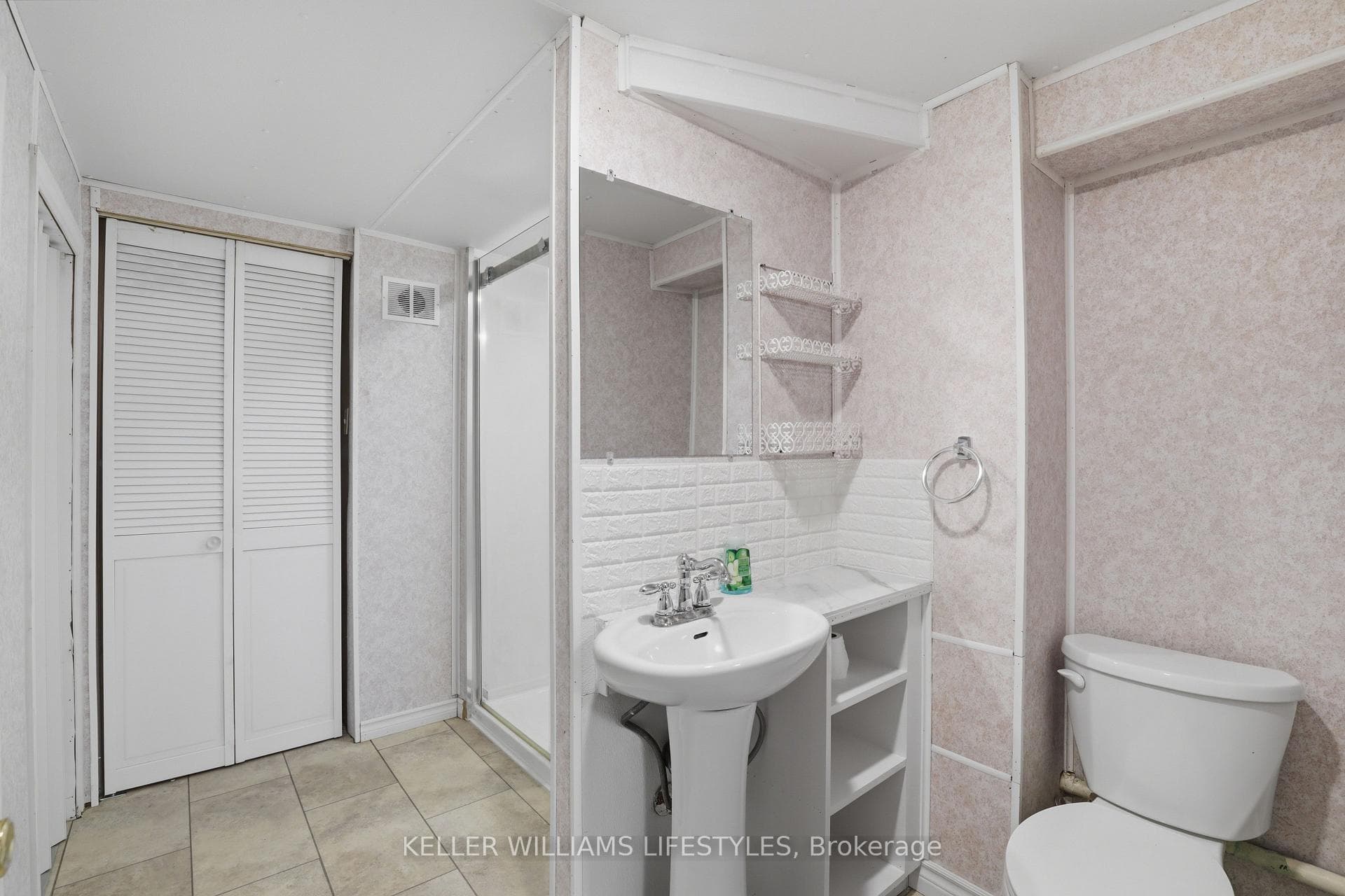 15 Hawkesbury Avenue photo 27