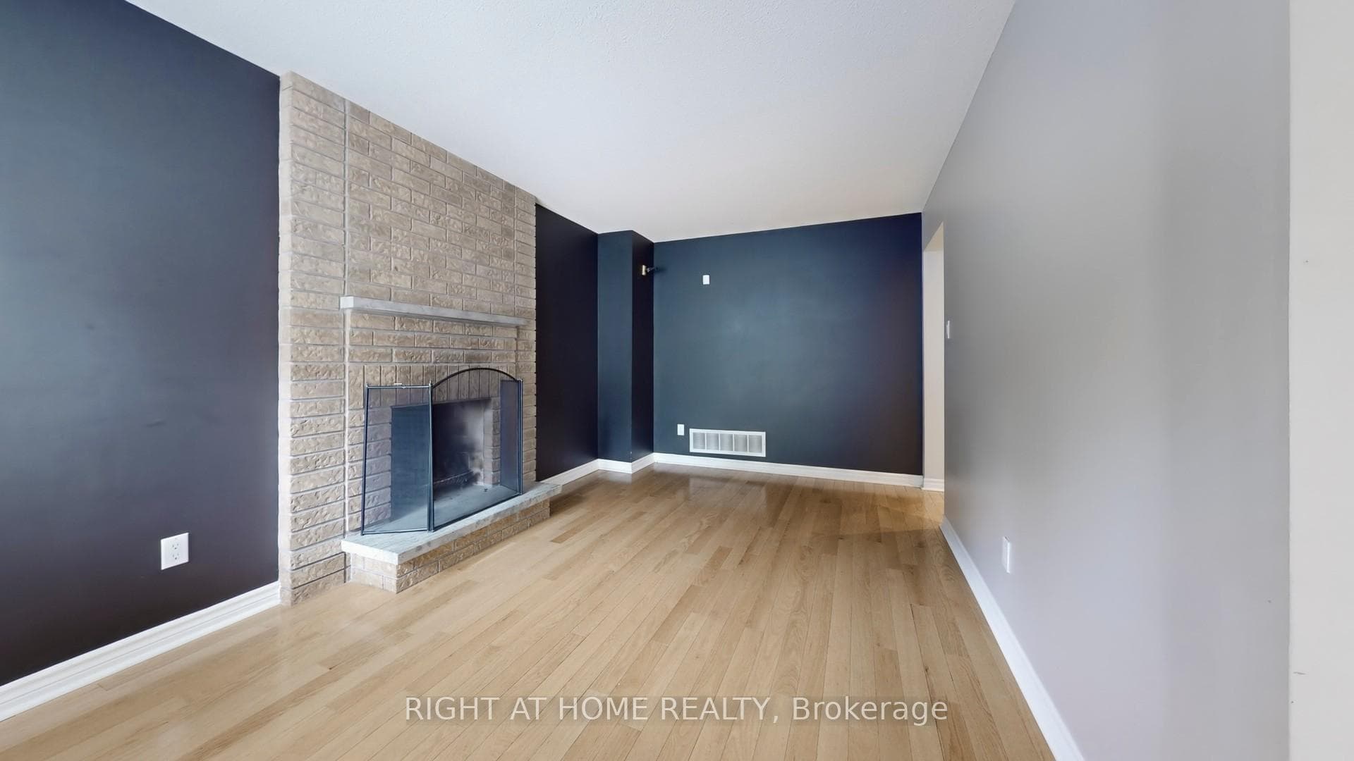 11 Hawker Court photo 7