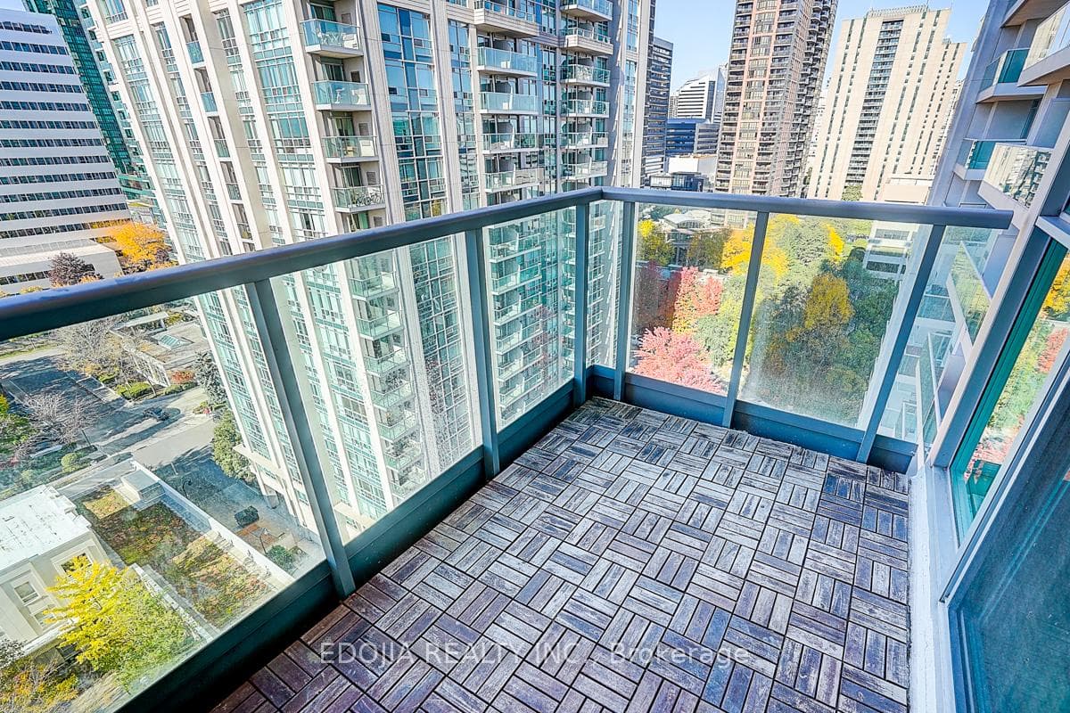 17 Anndale Drive Unit 1617 photo 17