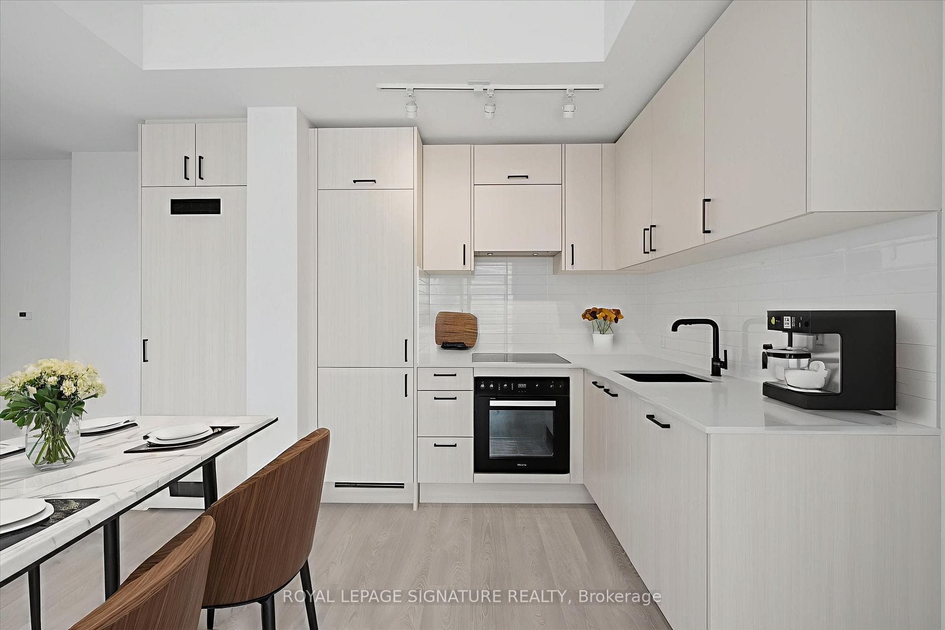1 Quarrington Lane Unit 904 photo 1