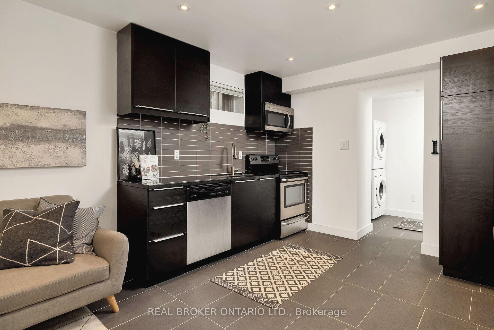 135 Prescott Avenue Unit Lower photo 3
