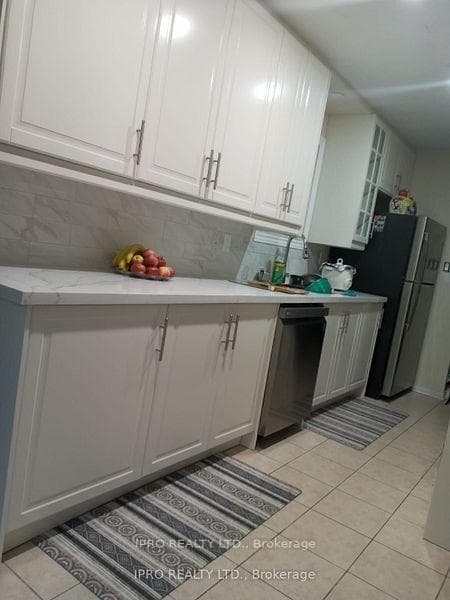 64 Ridgefield Court photo 17