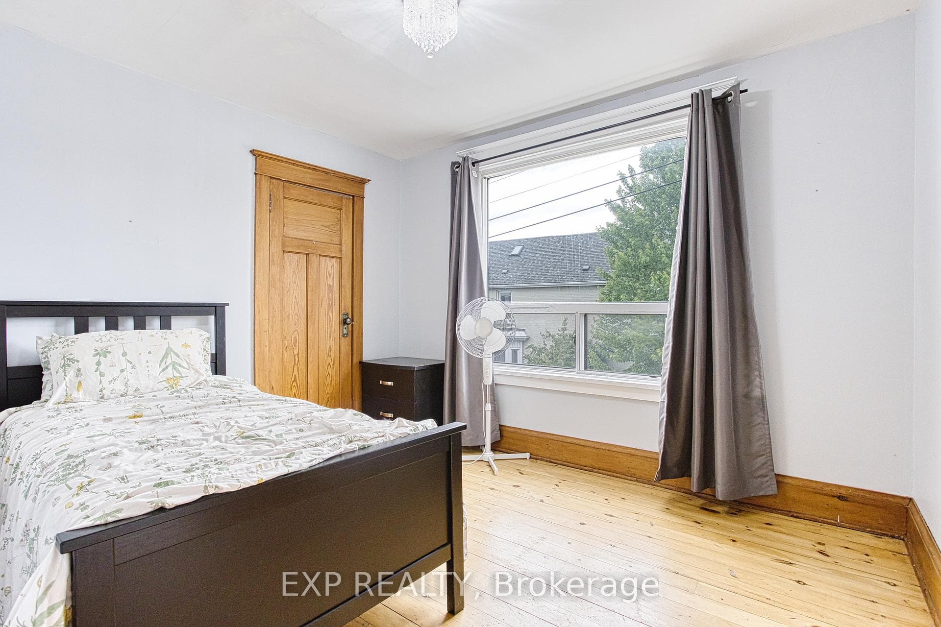 579 Wilson Street photo 16