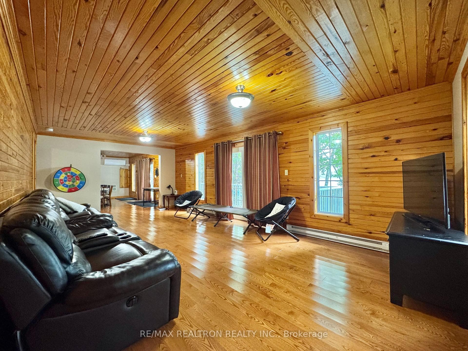 380 BEAVER Lane photo 18