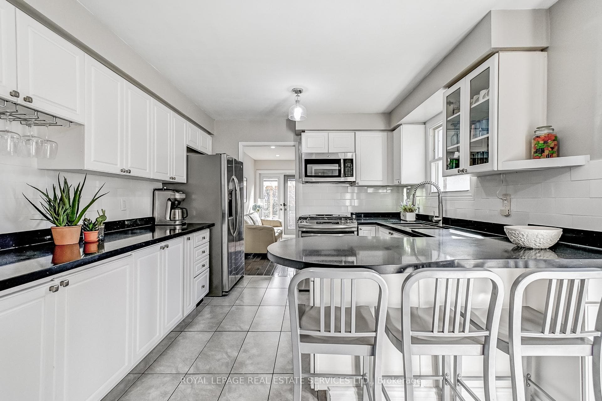 2878 Strata Court photo 5