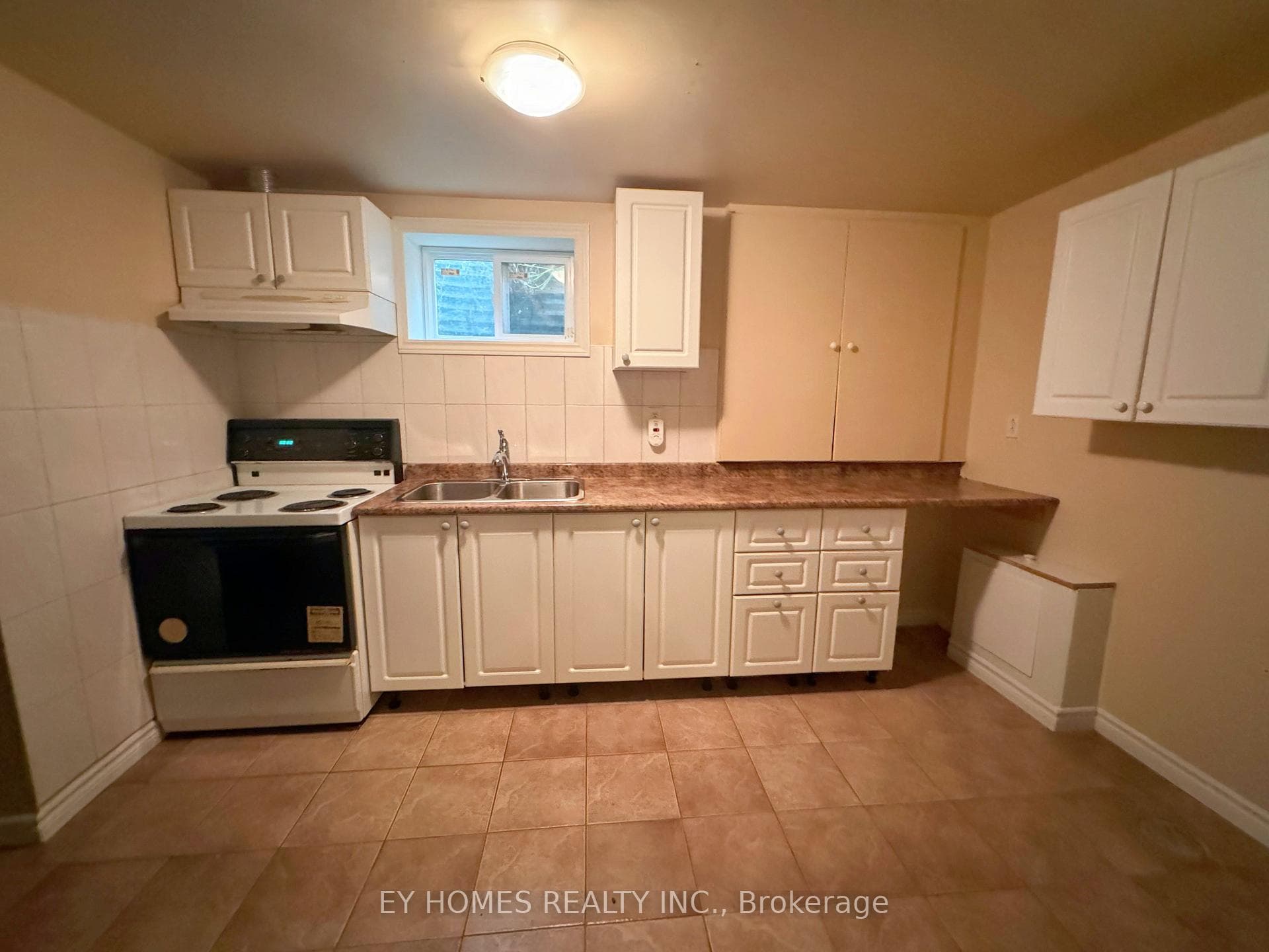 28 Charlton Boulevard photo 19