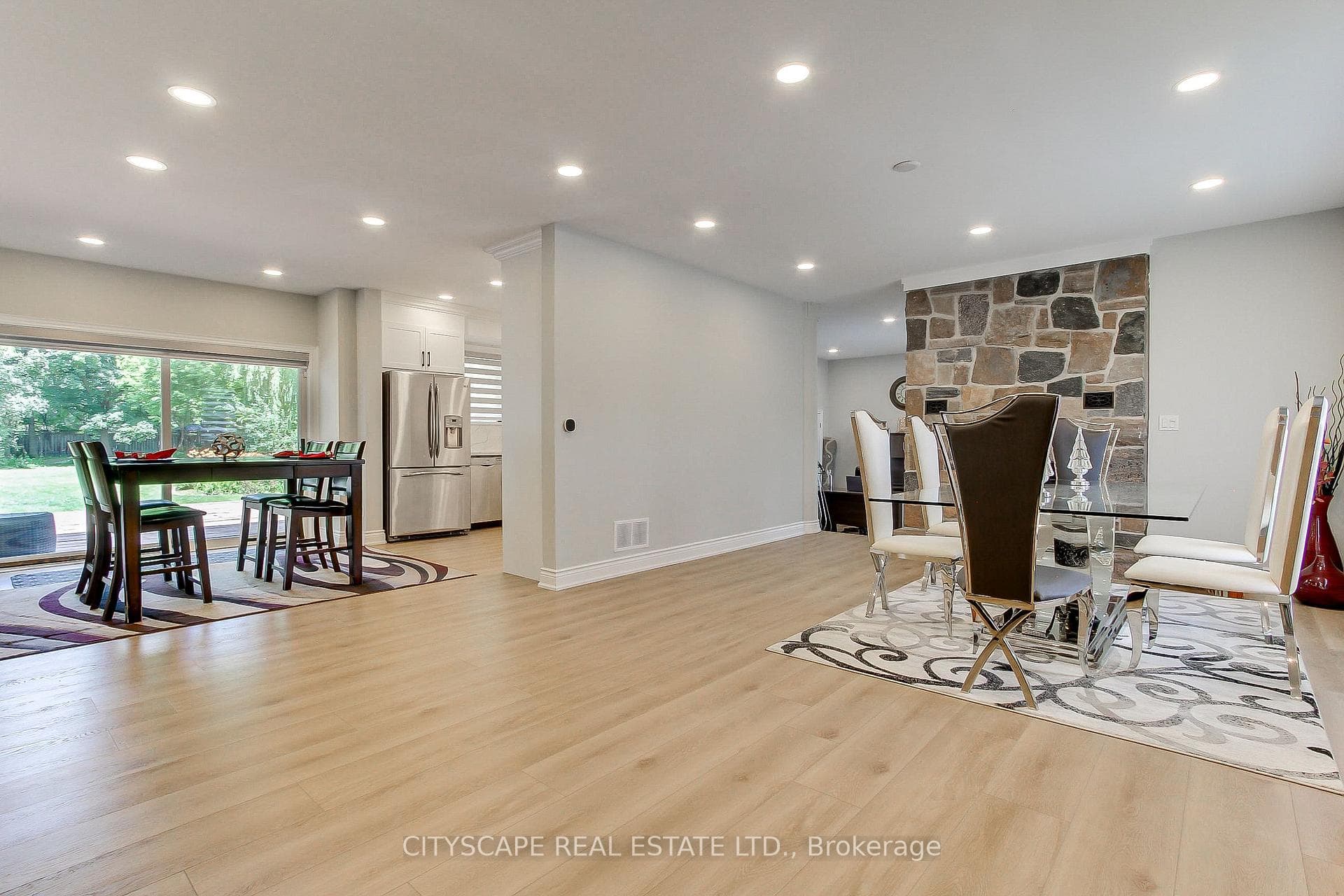 1543 Indian Grove photo 4