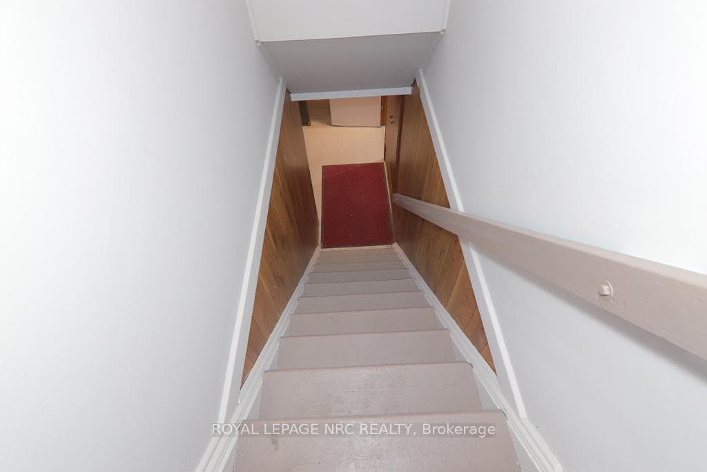 344 Dufferin Street photo 30