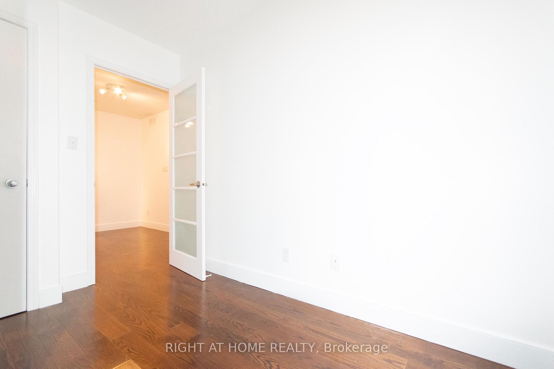 70 Douro Street Unit 269 photo 11