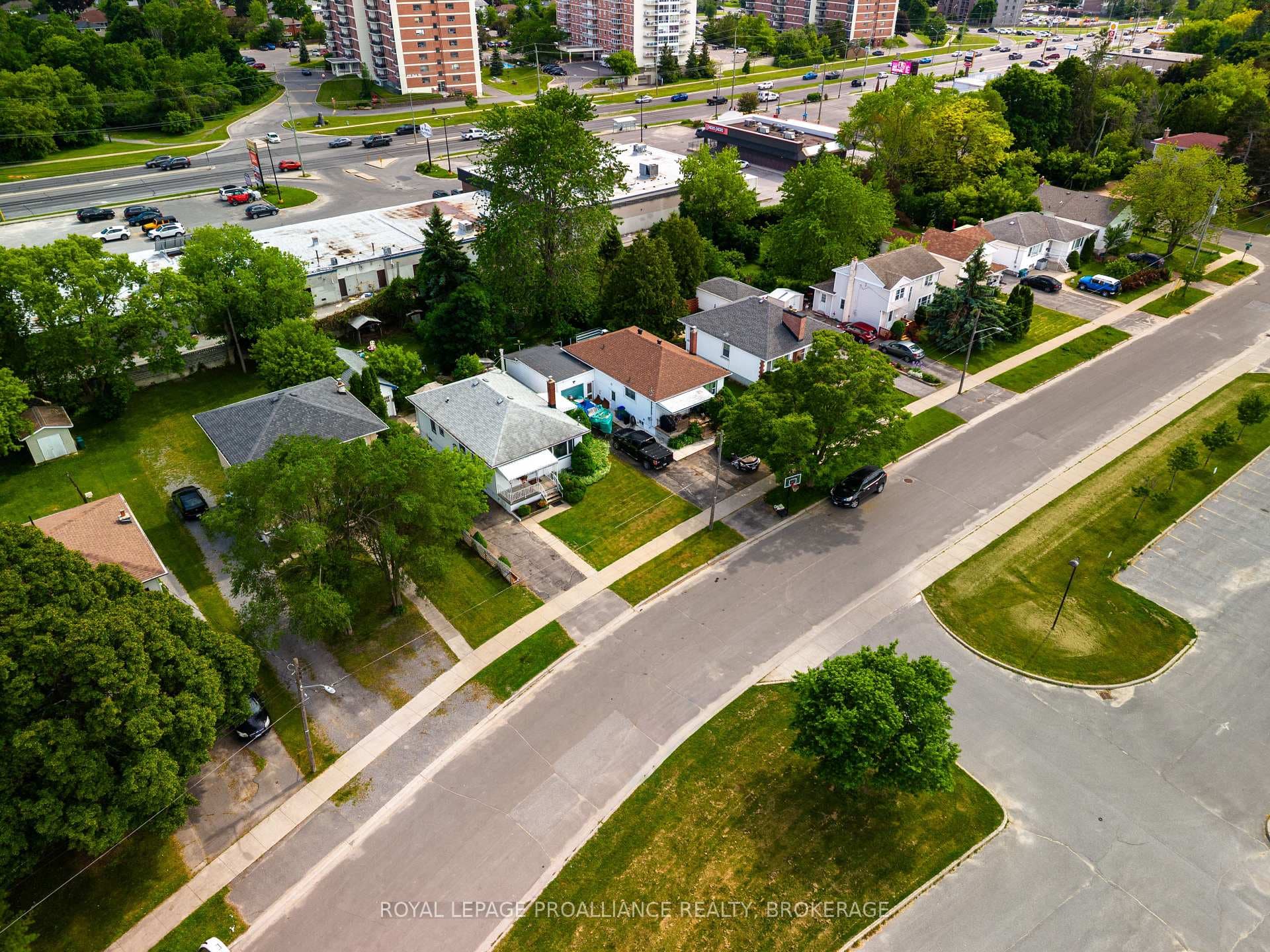 260 Elmwood Street photo 6
