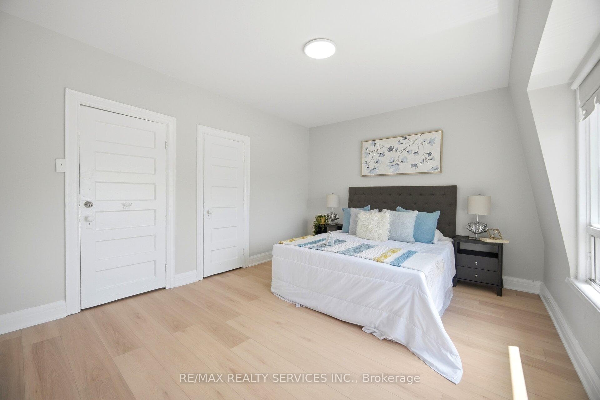 1147 Dufferin Street photo 20