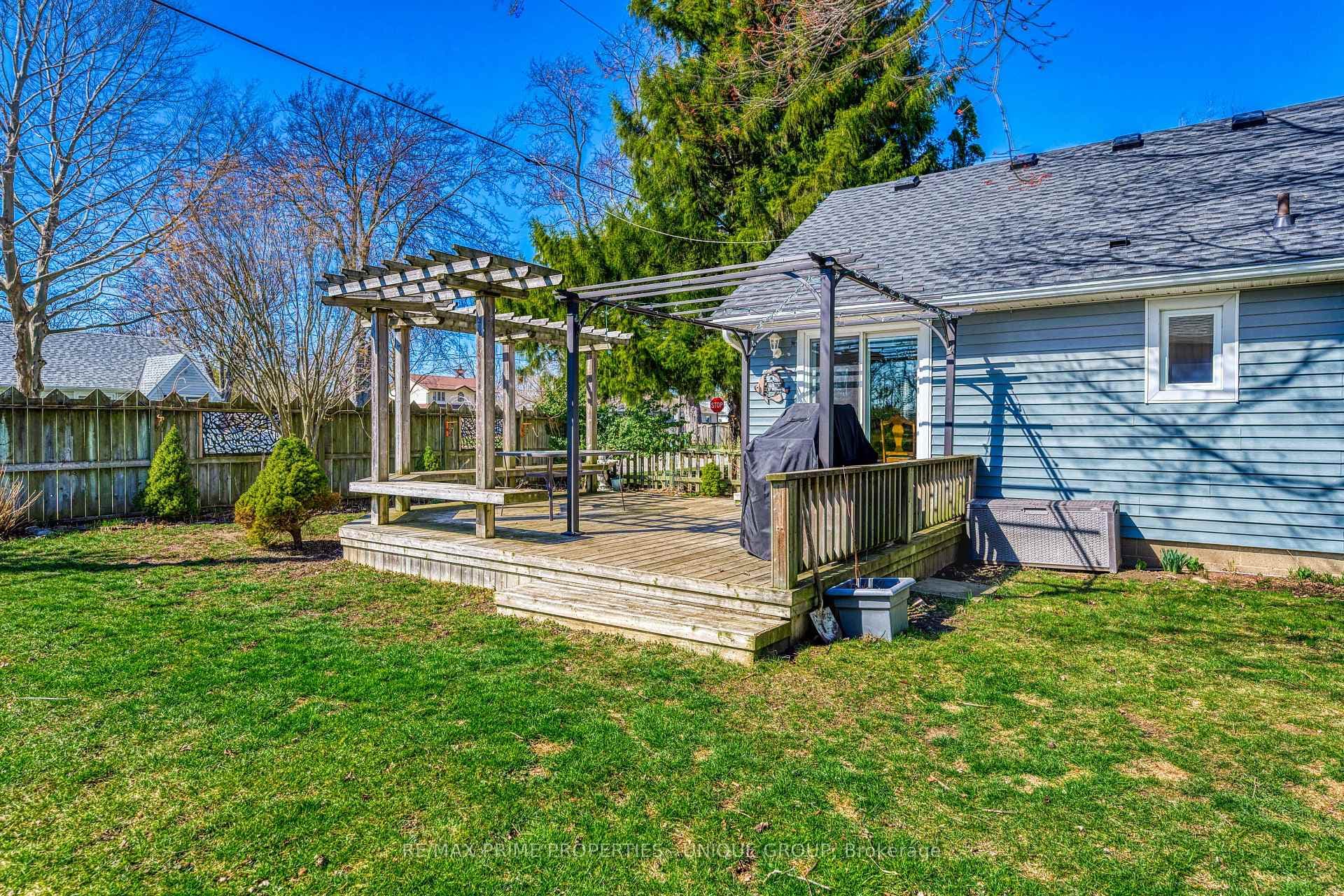 2693 John Street photo 37