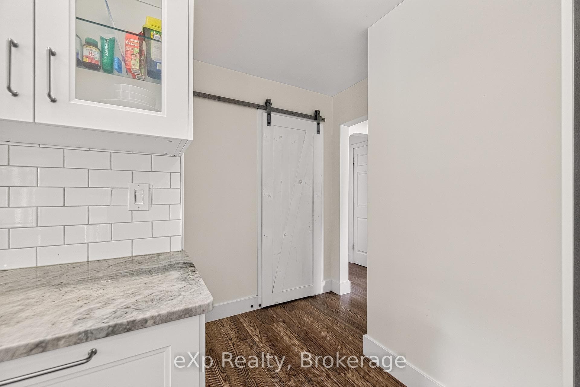 18 Willowdale Street photo 12