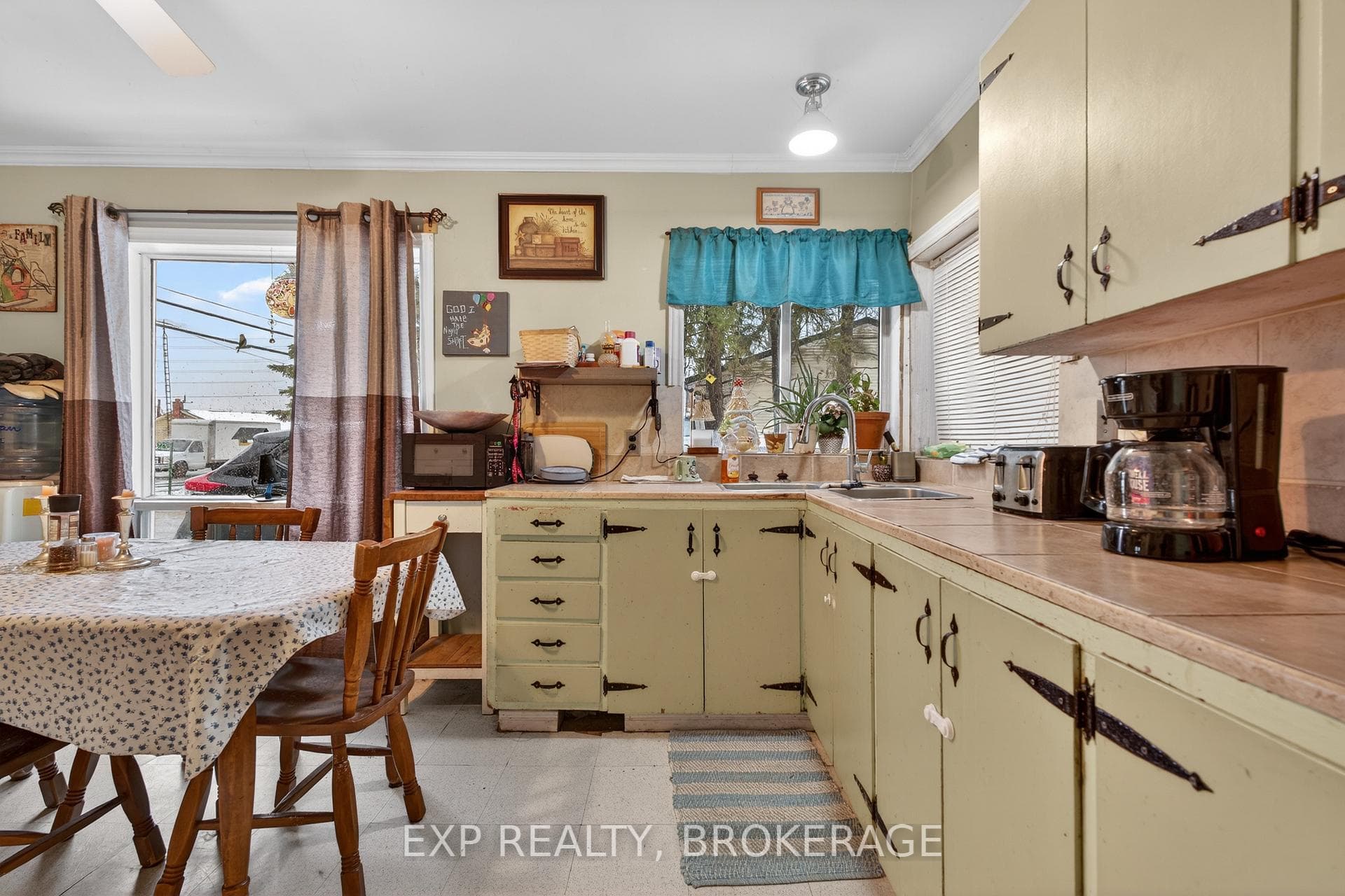 2295 SYDENHAM Road photo 10