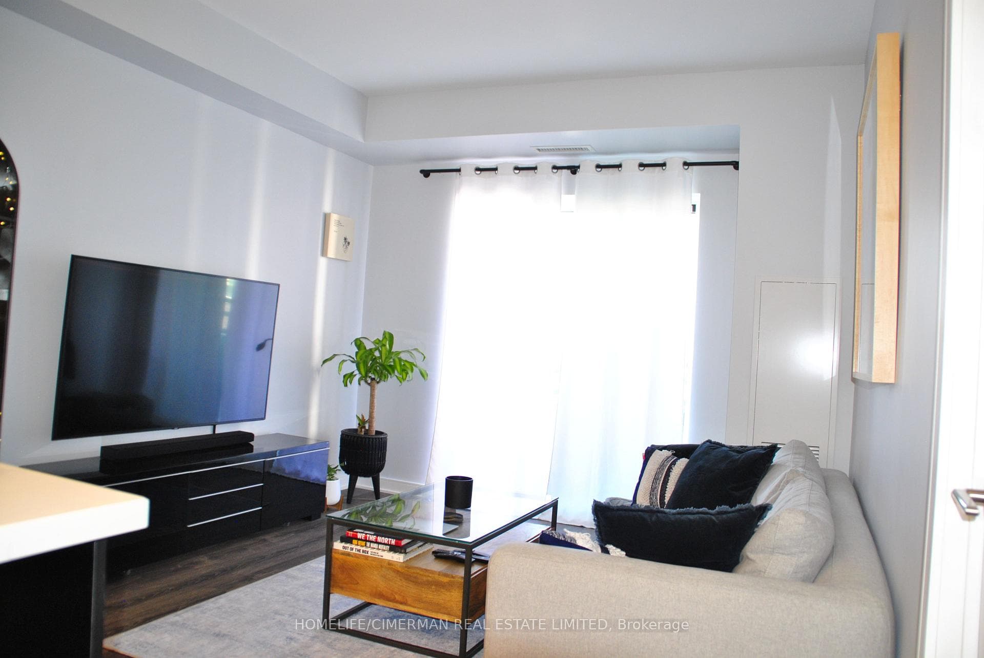 1 Neighbourhood Lane Unit 418 photo 3