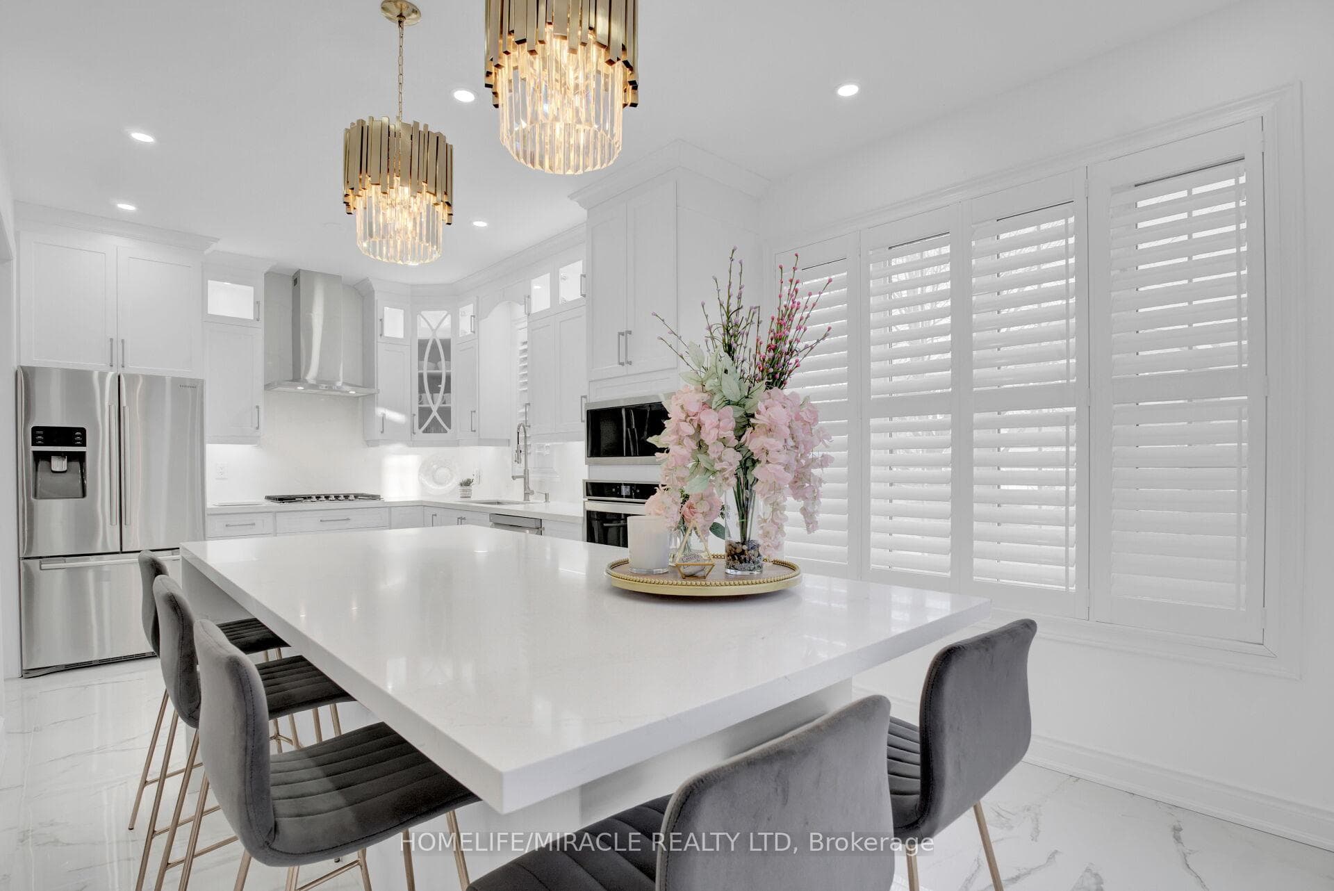 2 Tobermory Crescent photo 19