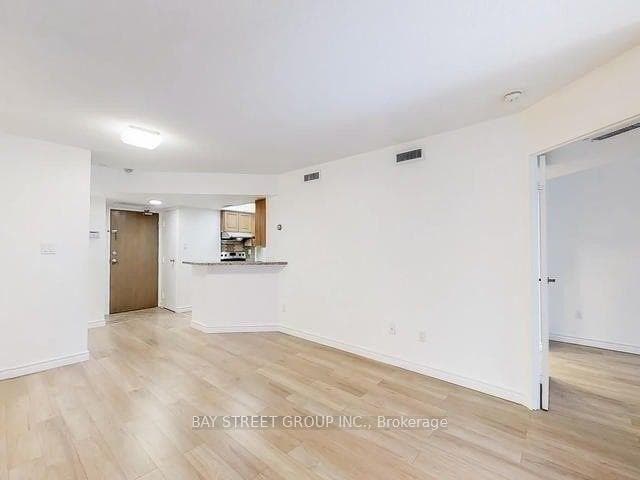 1001 Bay Street Unit 512 photo 10
