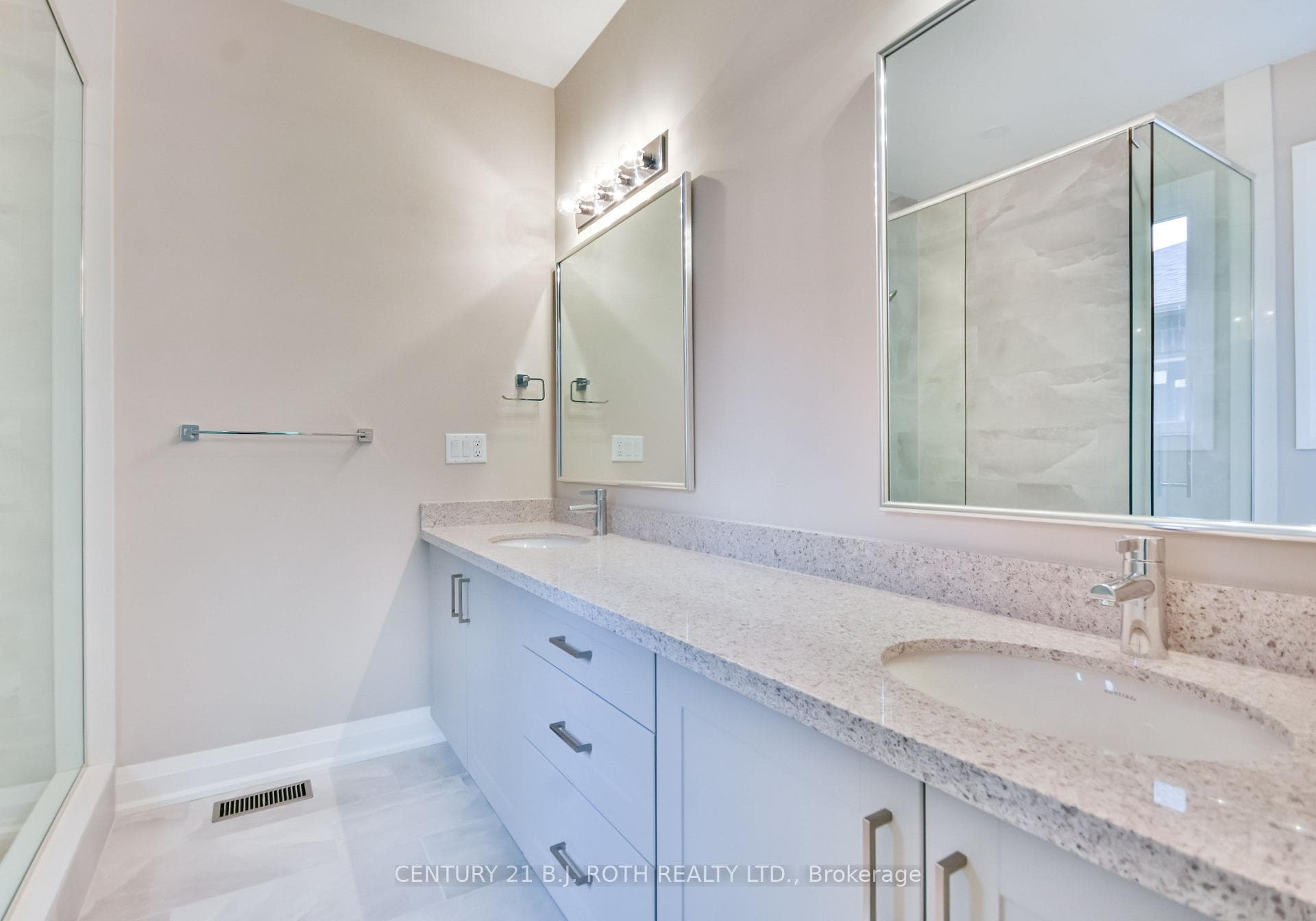 433 Russ Howard Drive photo 15