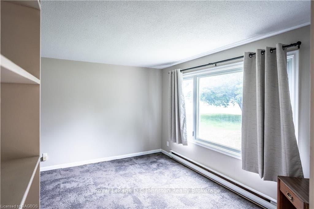 322 GODERICH Street photo 21