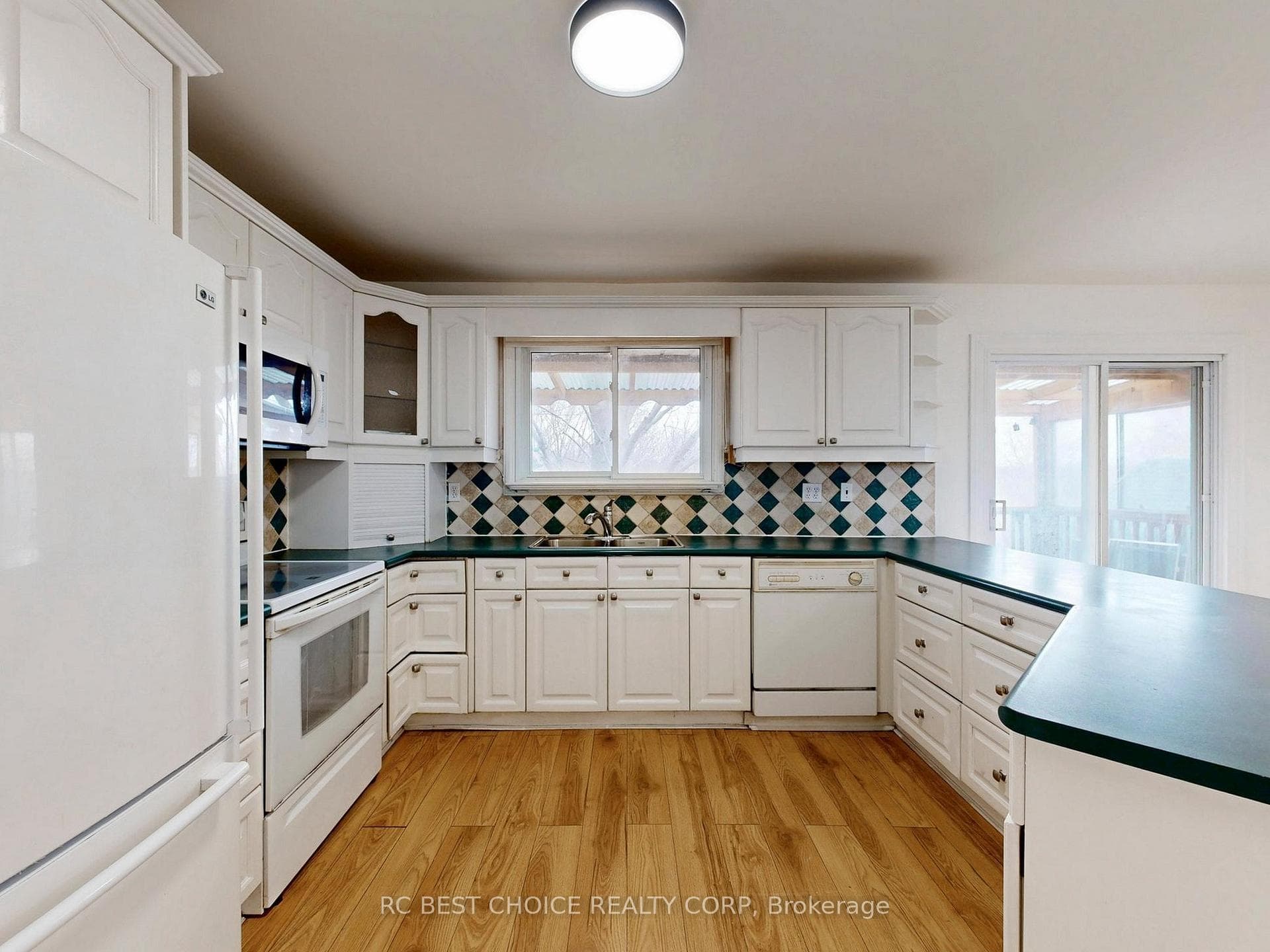 1377 old green Lane photo 14