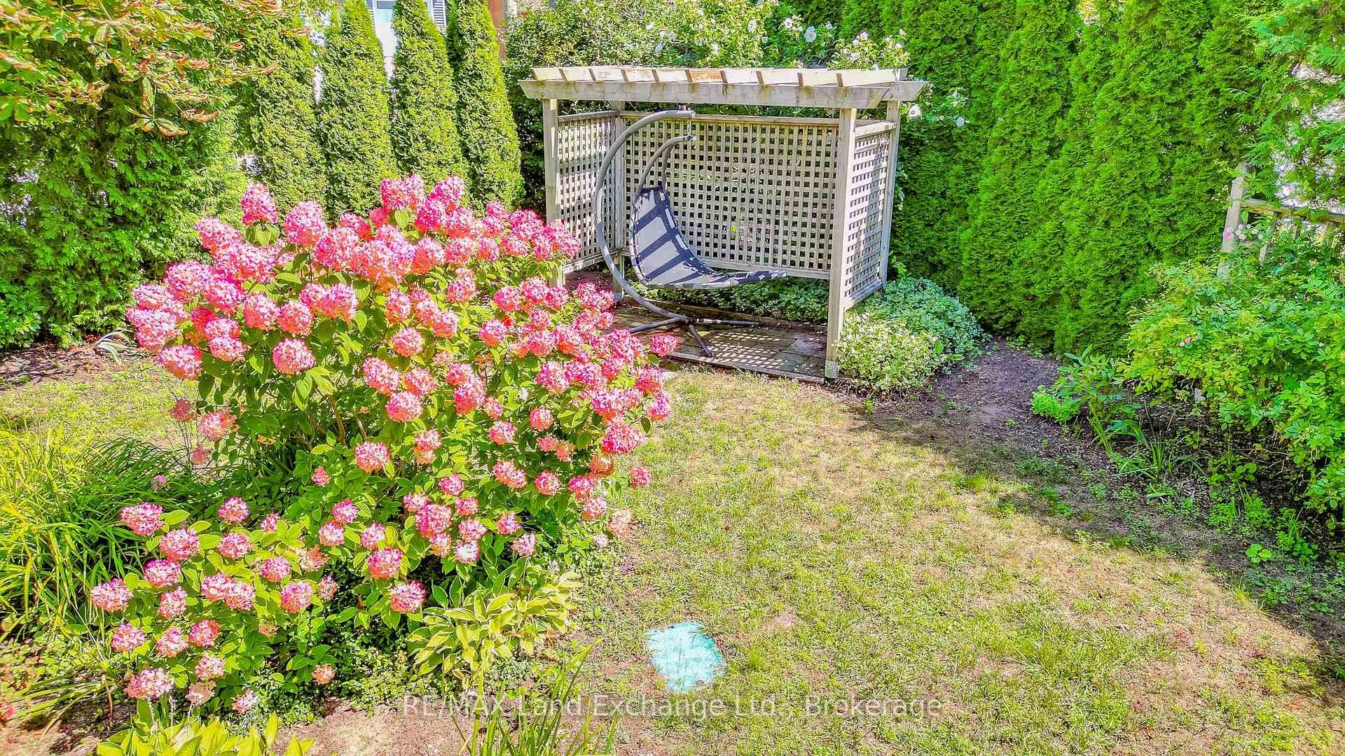 215 Island Street photo 6
