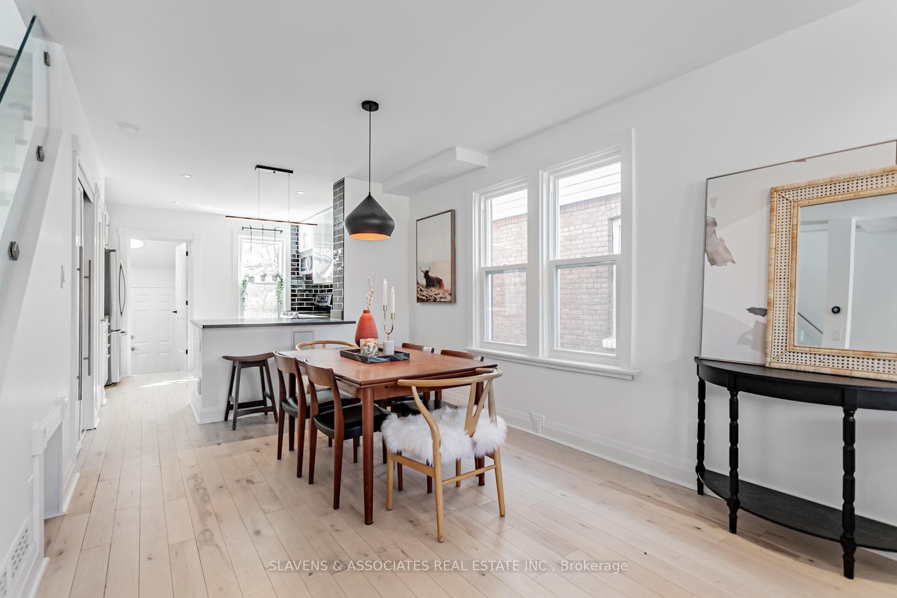 41 Barrington Avenue photo 6
