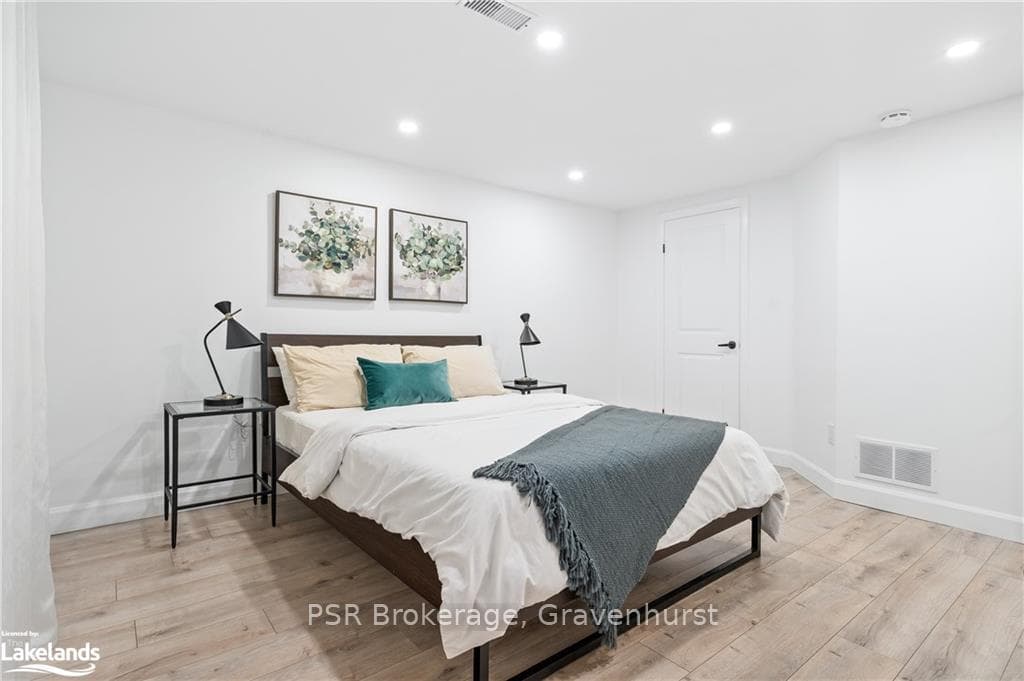 173 BELLINGHAM Drive photo 32