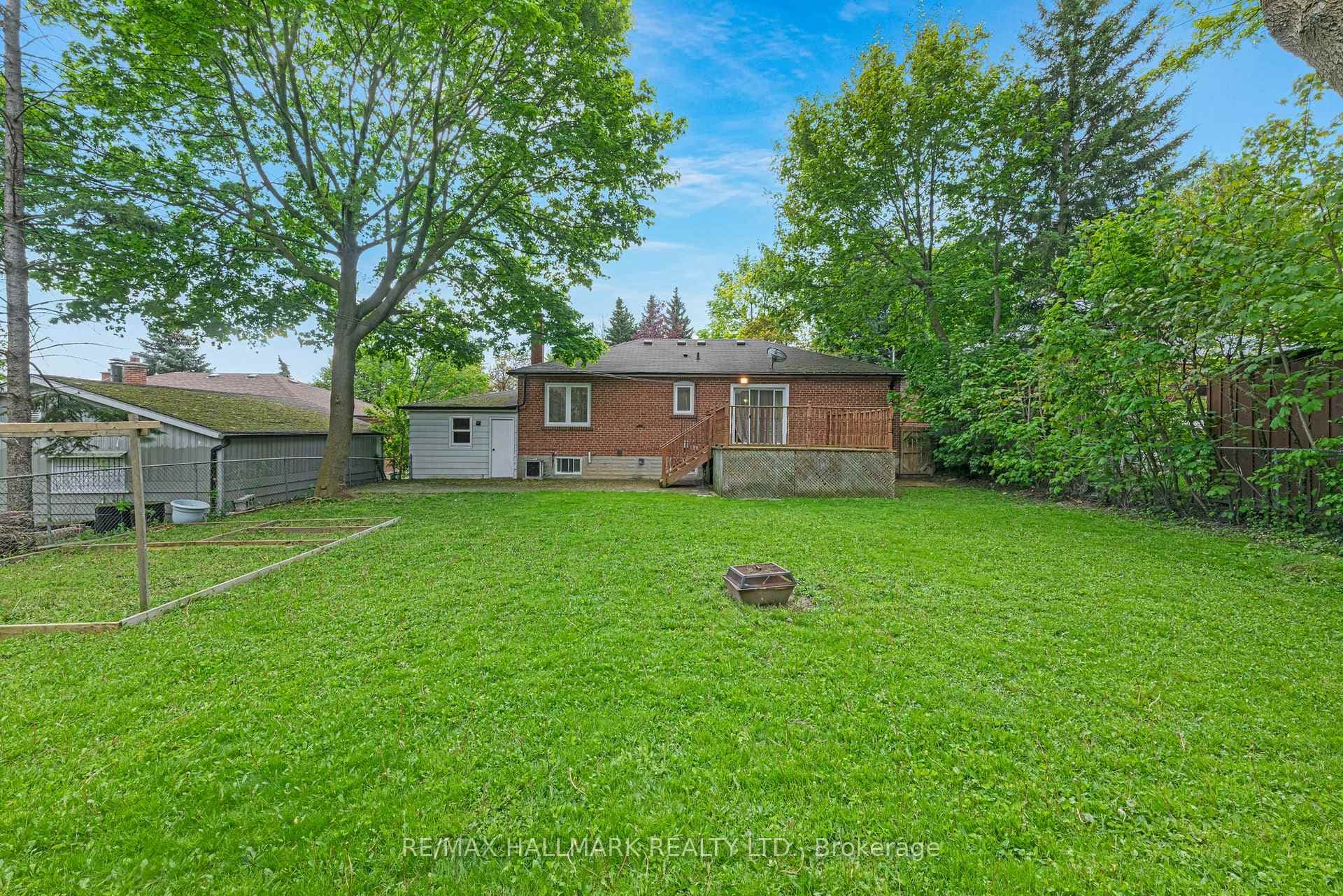 54 MONKSWOOD Crescent photo 37
