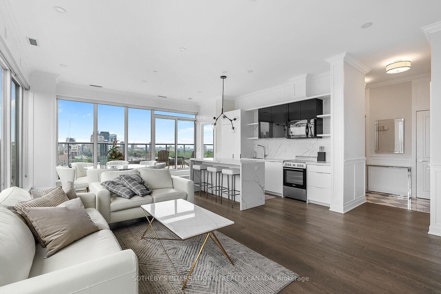 6 Parkwood Avenue Unit 901 photo 4