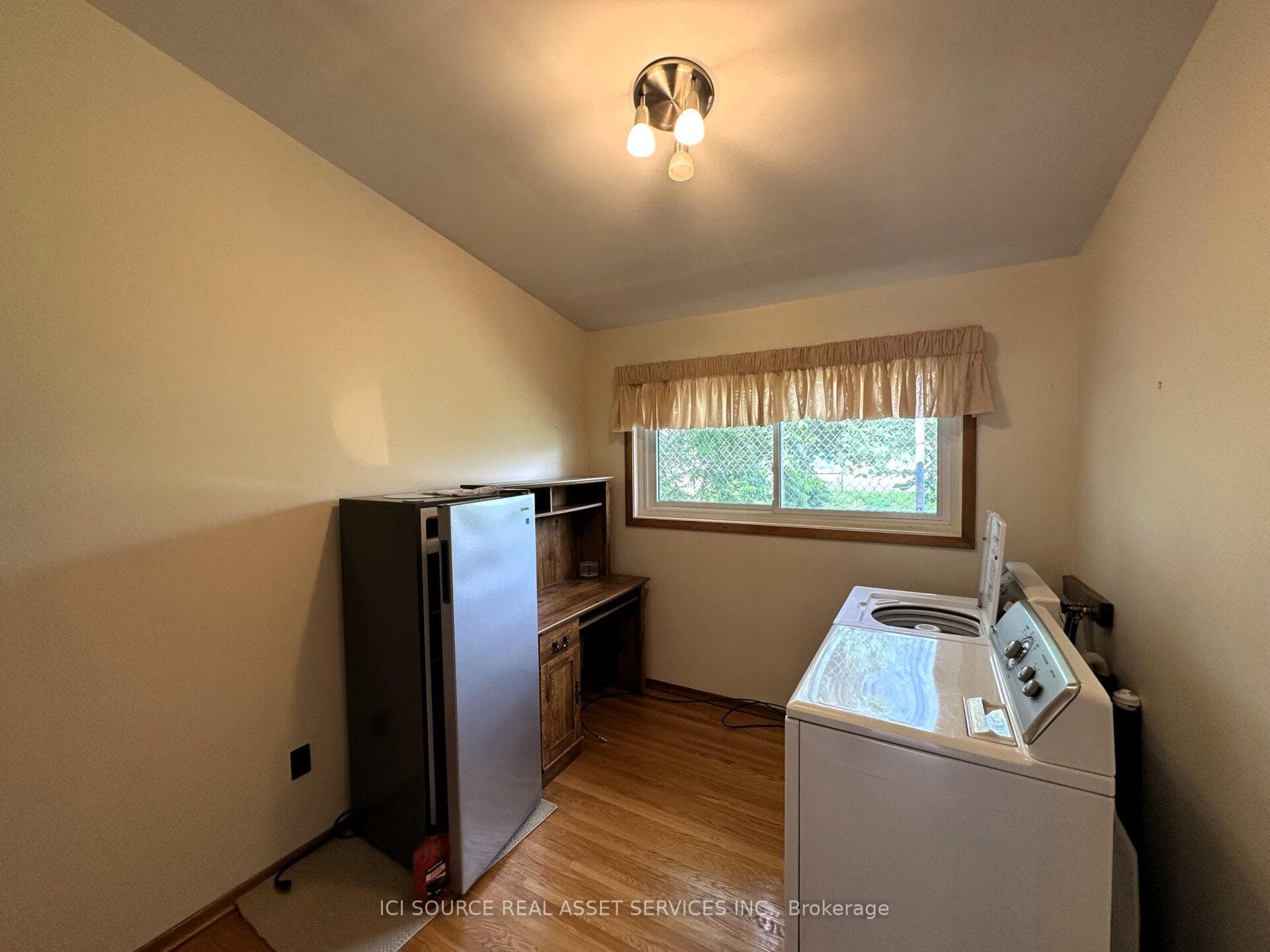 275 St Anne's Crescent photo 15