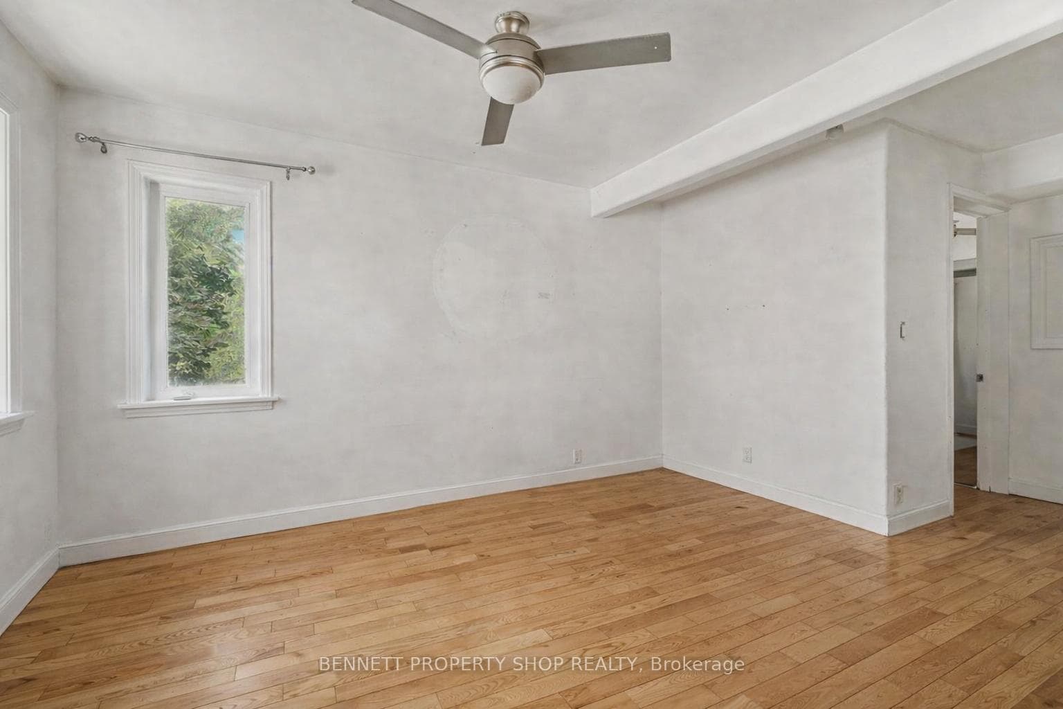 136 Glenora -3 Bed/1.5 Bath. Enhanced.