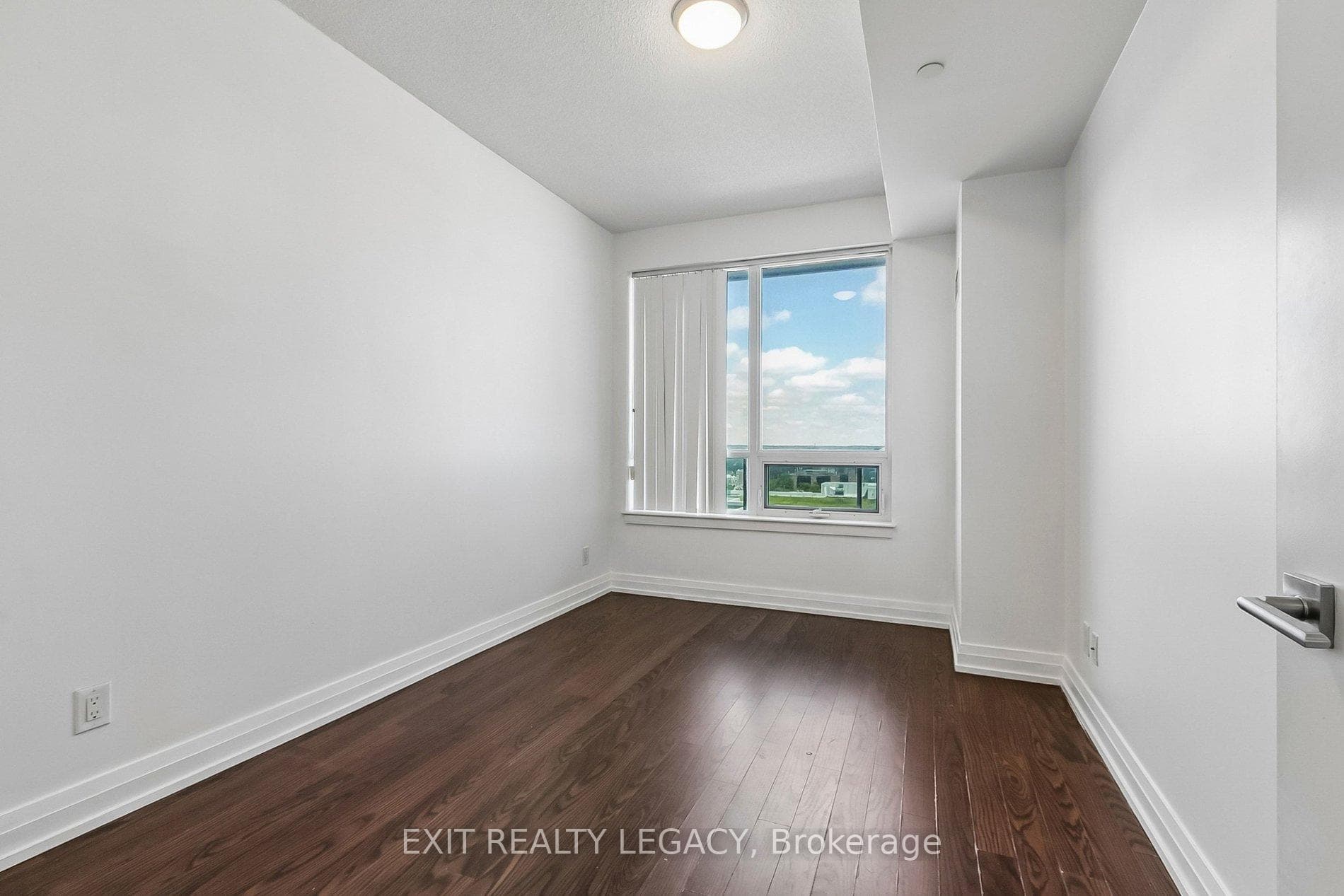 7167 Yonge Street Unit 710 photo 30