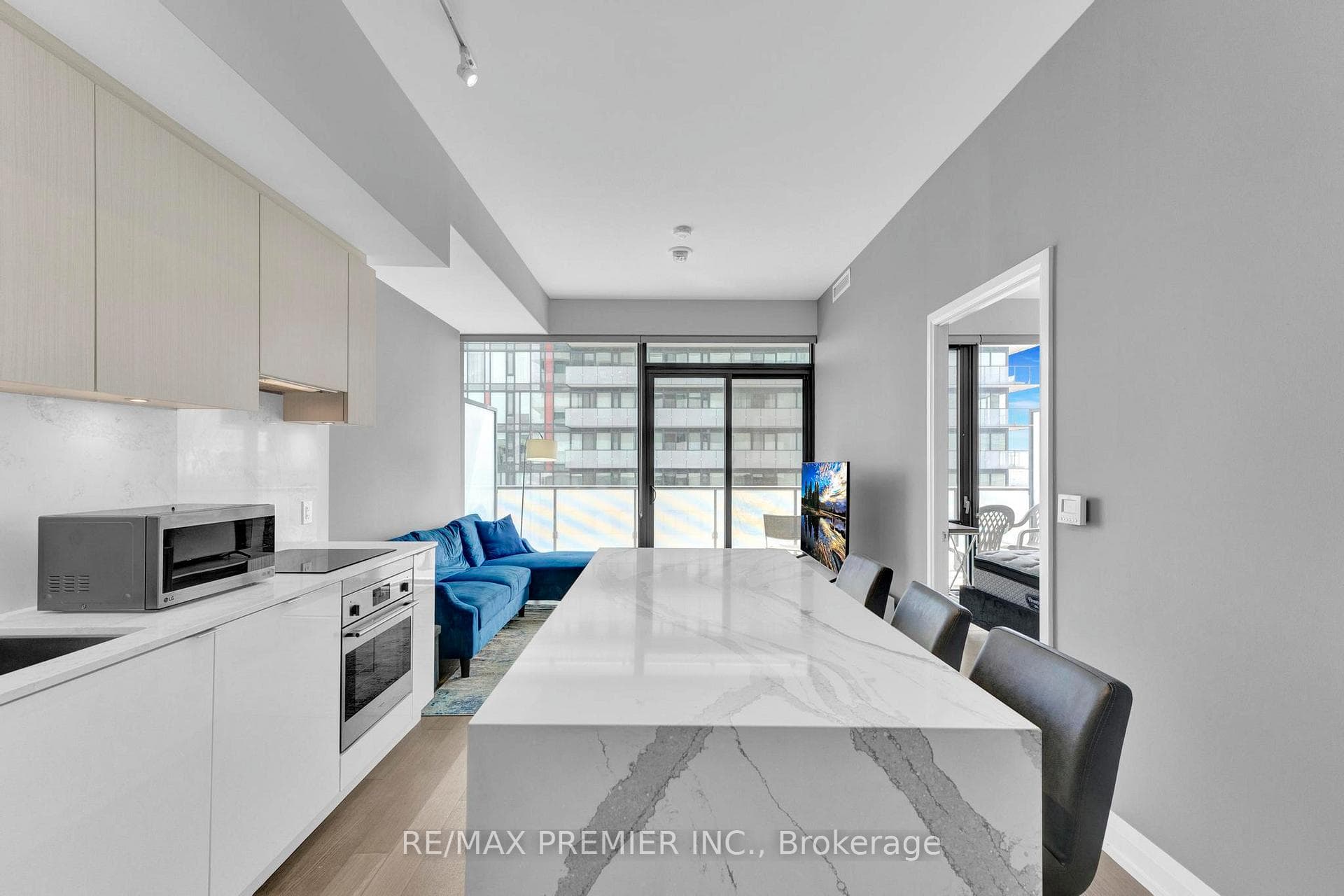 161 Roehampton Avenue Unit 2906 photo 9