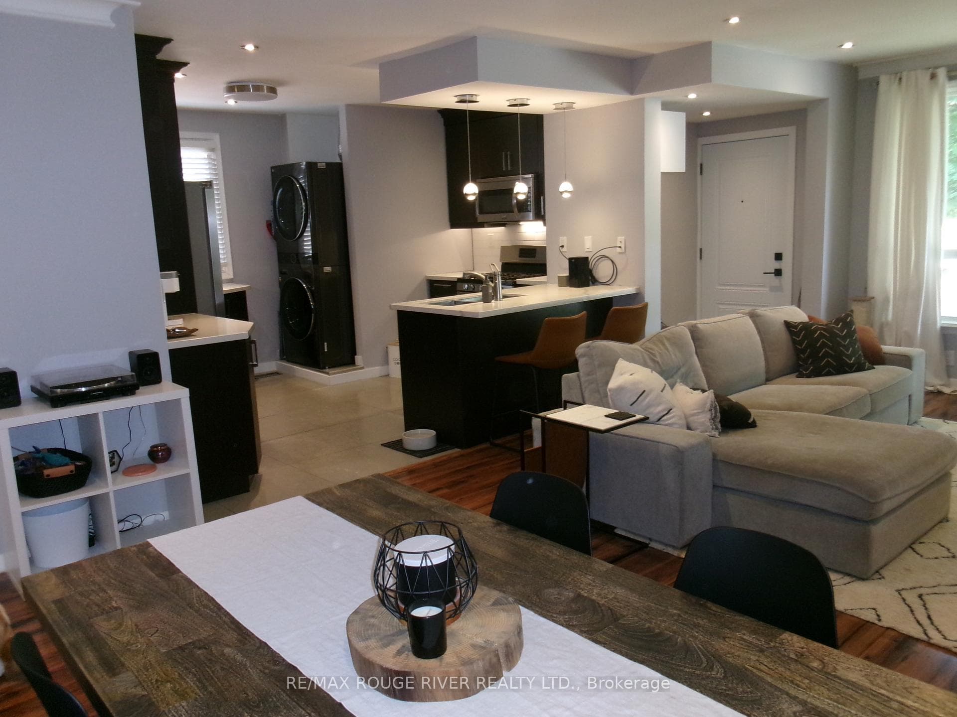 300 Rosedale Drive photo 5