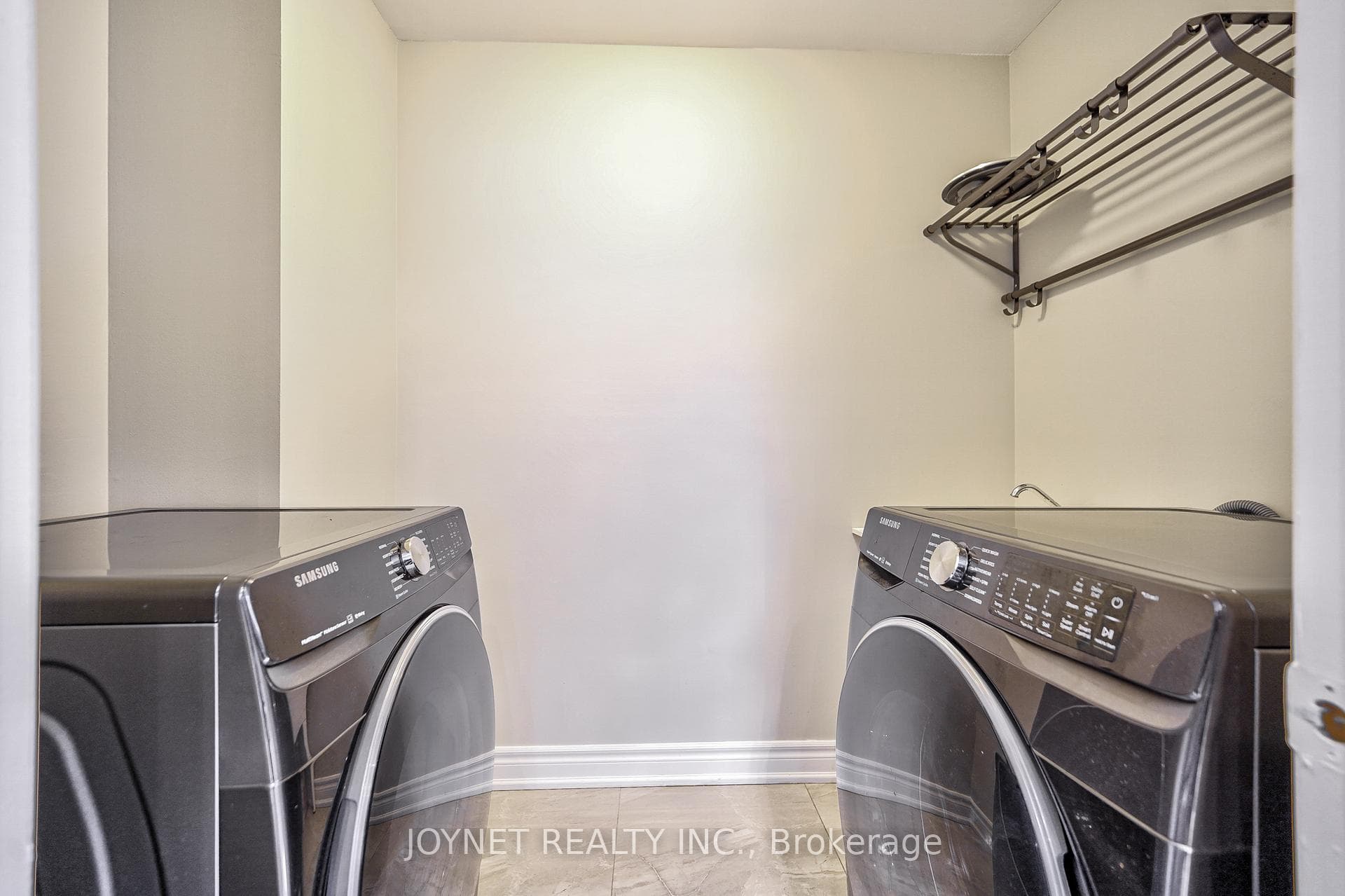 4 Ingleton Boulevard photo 16