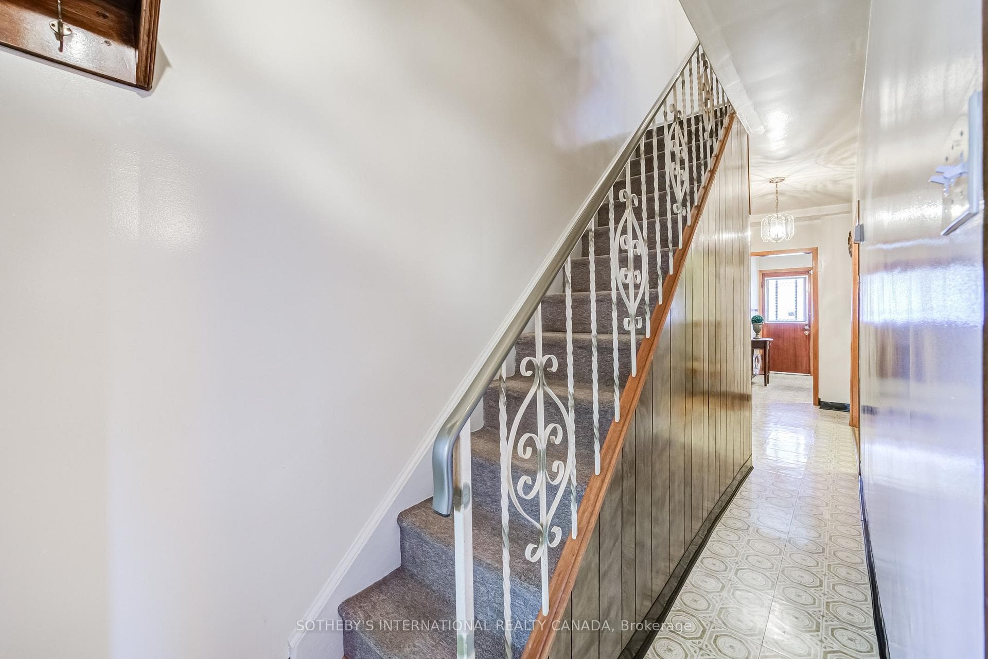157 Ascot Avenue photo 16