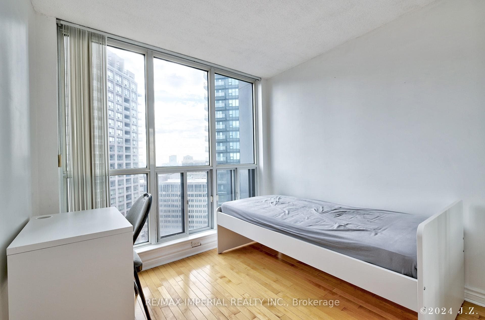 24 Wellesley Street Unit 2201 photo 13