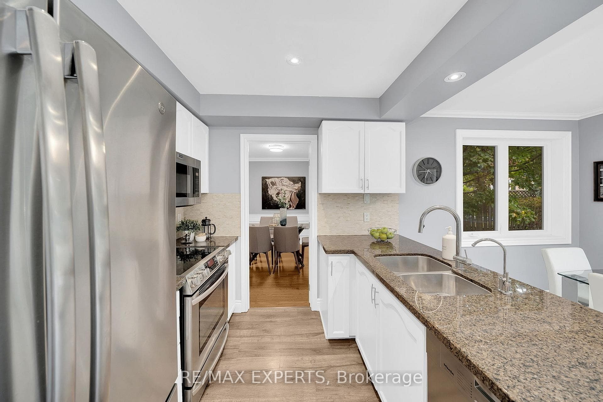 21 William Stephenson Drive photo 12