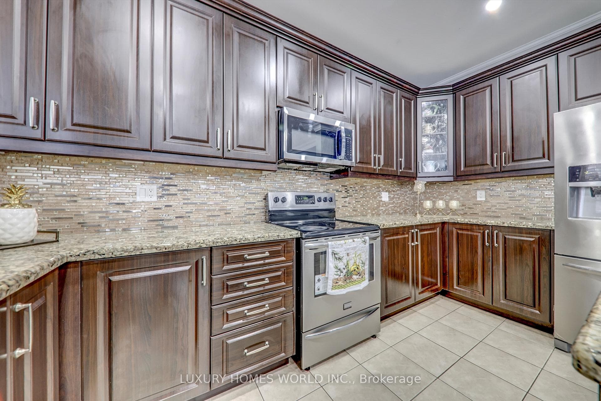 54 Creekland Avenue photo 8
