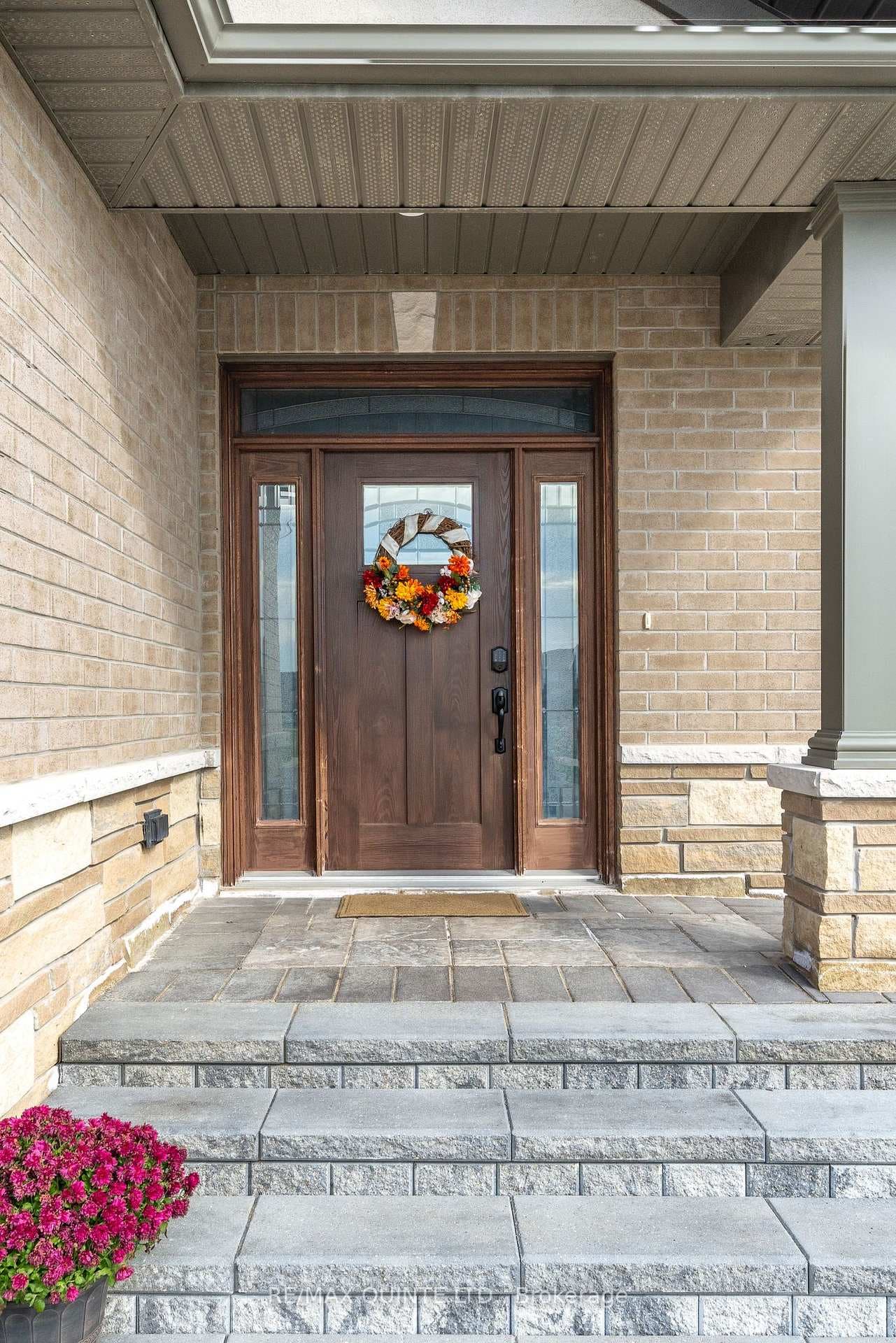 59 HAMPTON RIDGE Drive photo 3