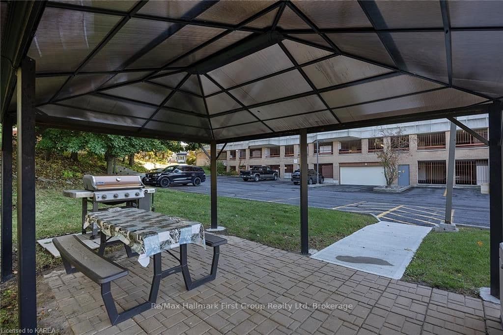 675 DAVIS Drive Unit 710 photo 39