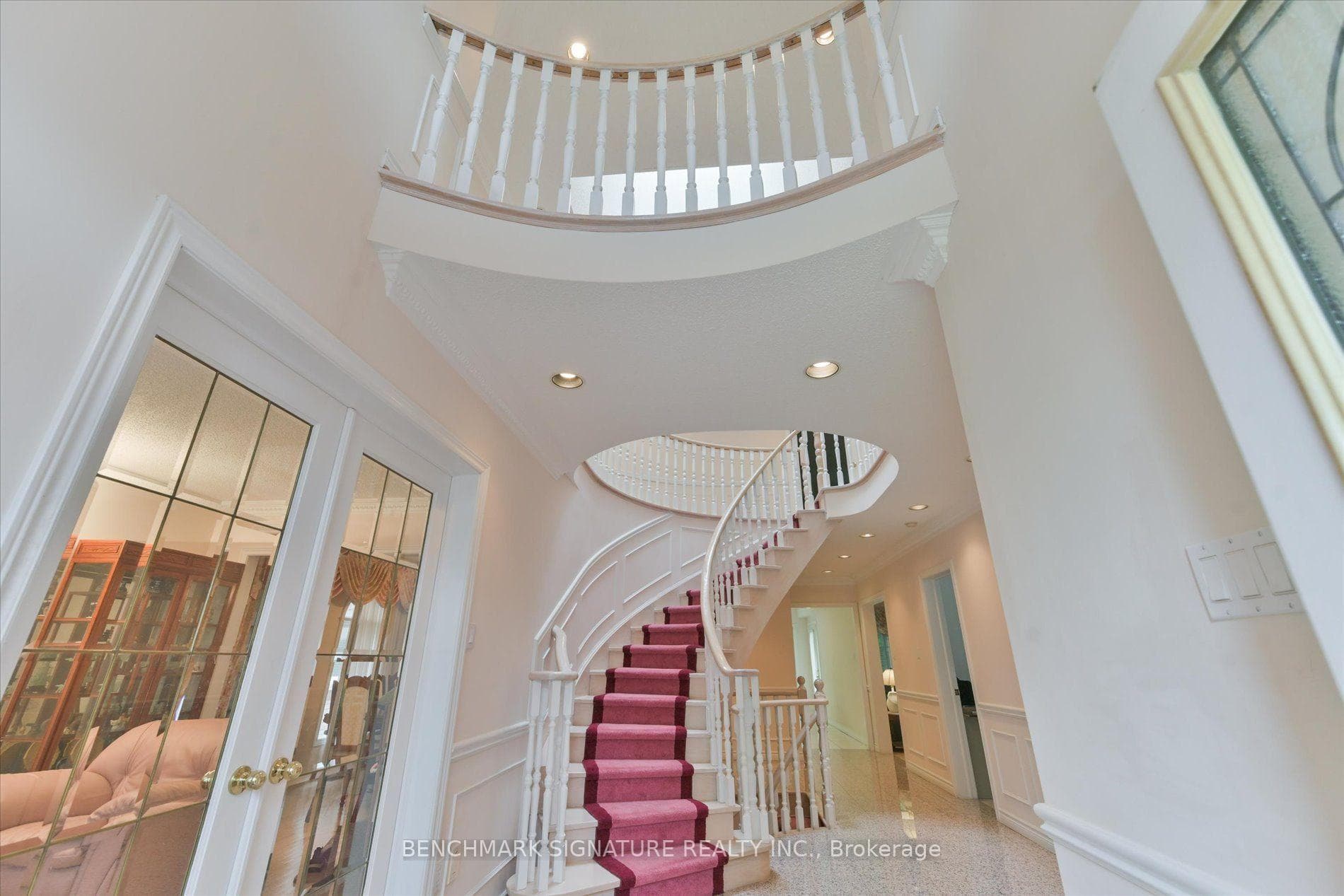 152 Blackmore Avenue photo 6