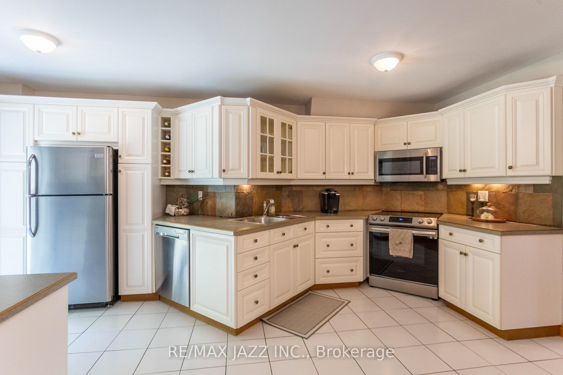 1610 Crawforth Street Unit 36 photo 13
