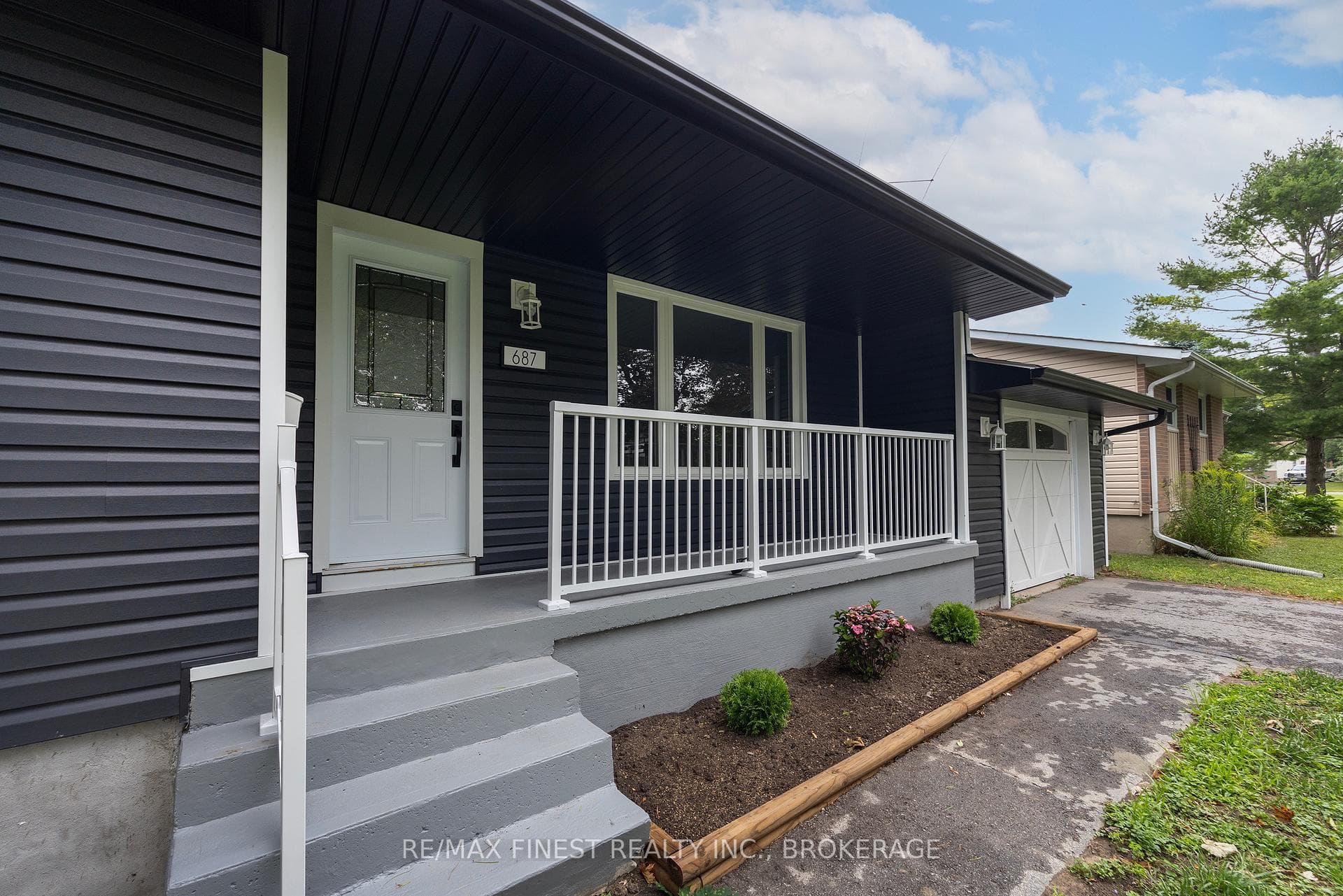 687 Willis Street photo 3