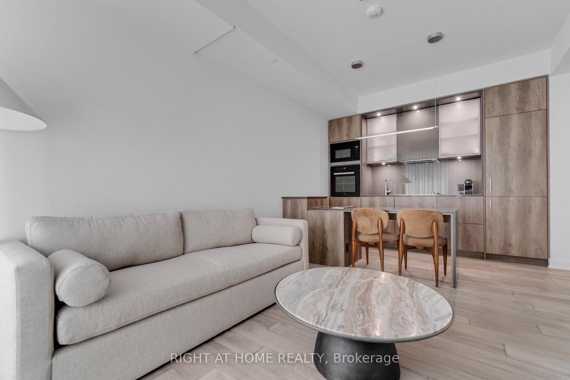 11 Yorkville Avenue Unit 2113 photo 17