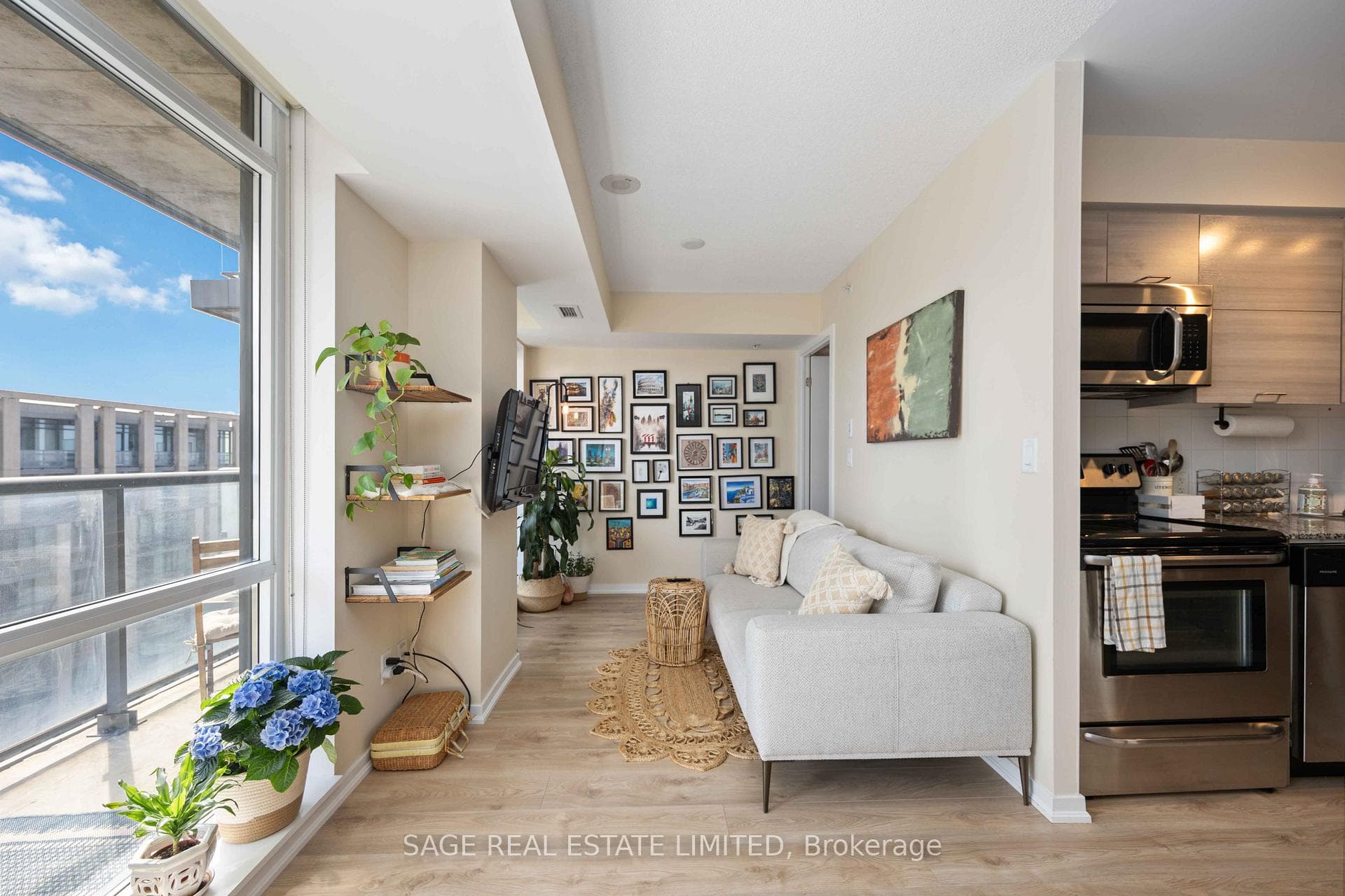 20 Joe Shuster Way Unit 1305 photo 6