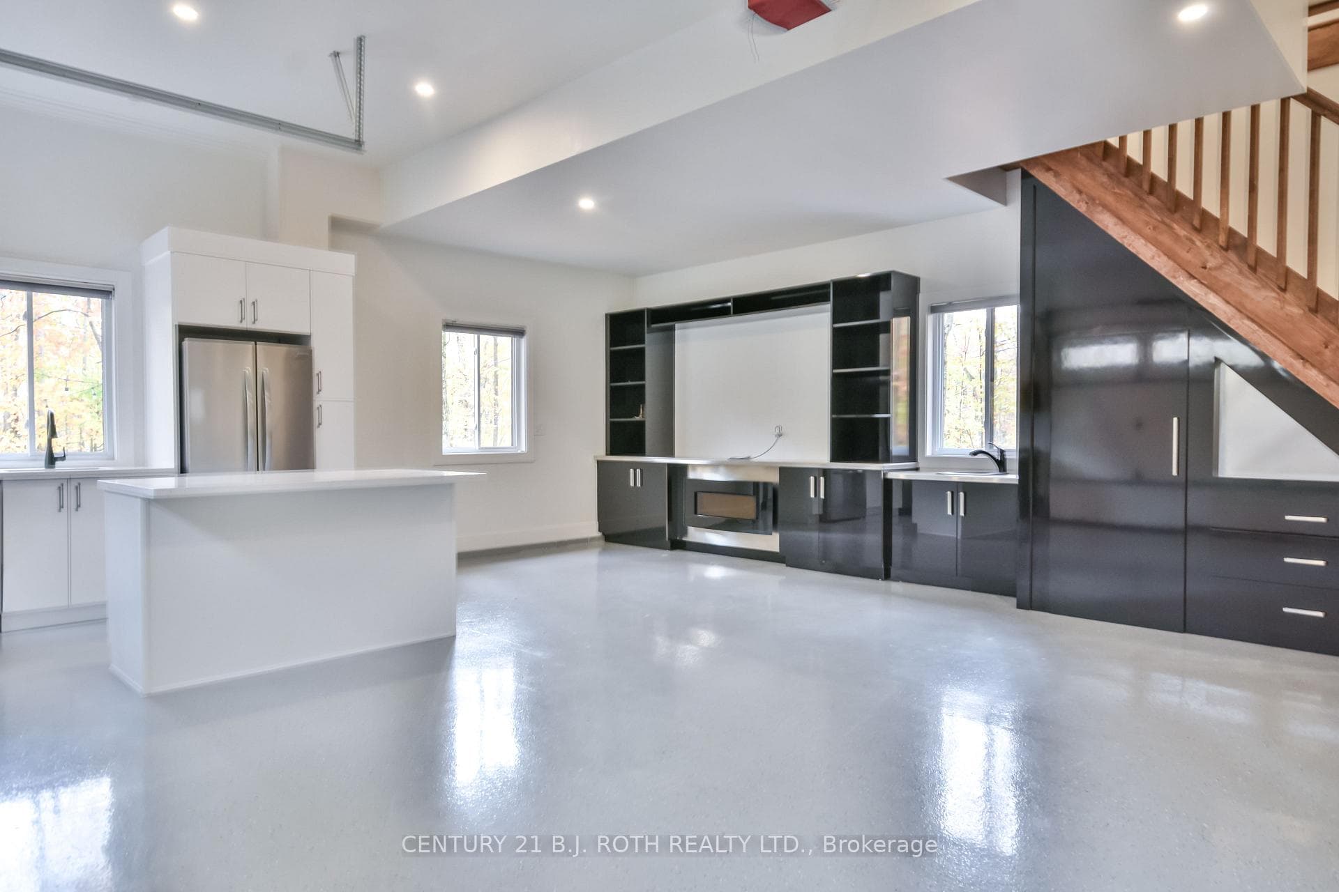 10 Slalom Drive Unit Suite photo 4