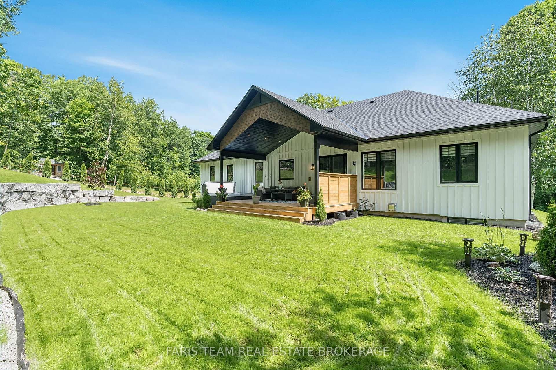 1532 Champlain Road photo 43