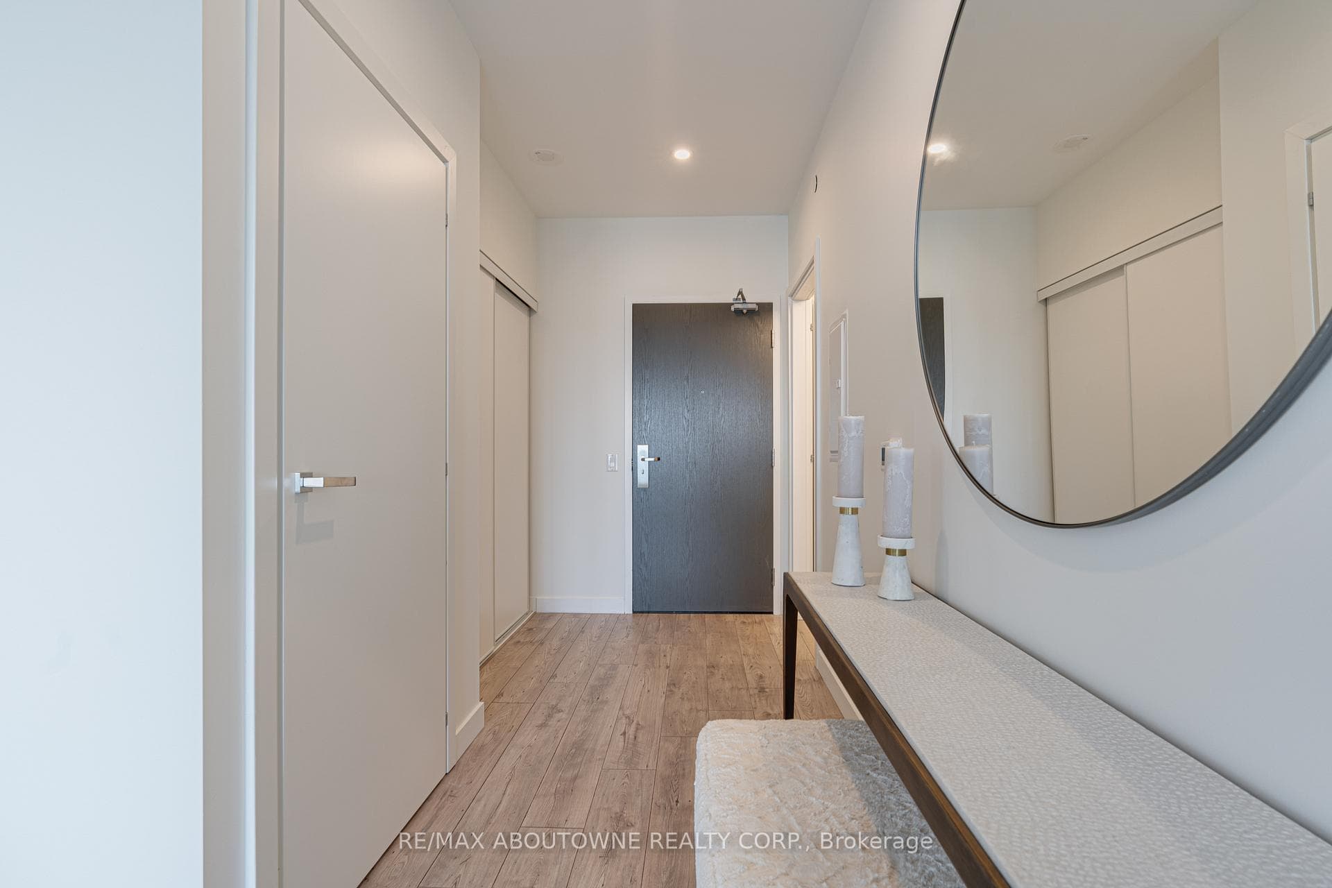 125 Bronte Road Unit 603 photo 3