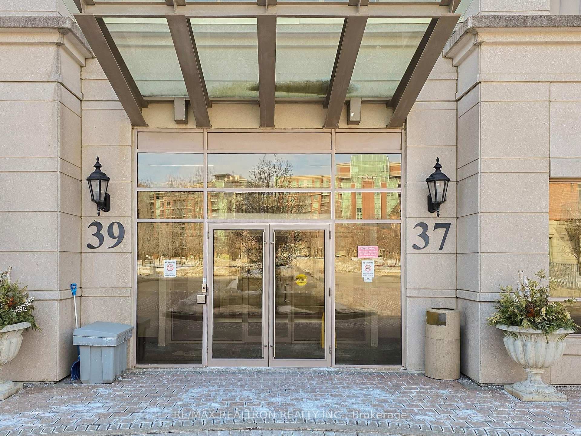 37 Galleria Parkway Unit 316 photo 3